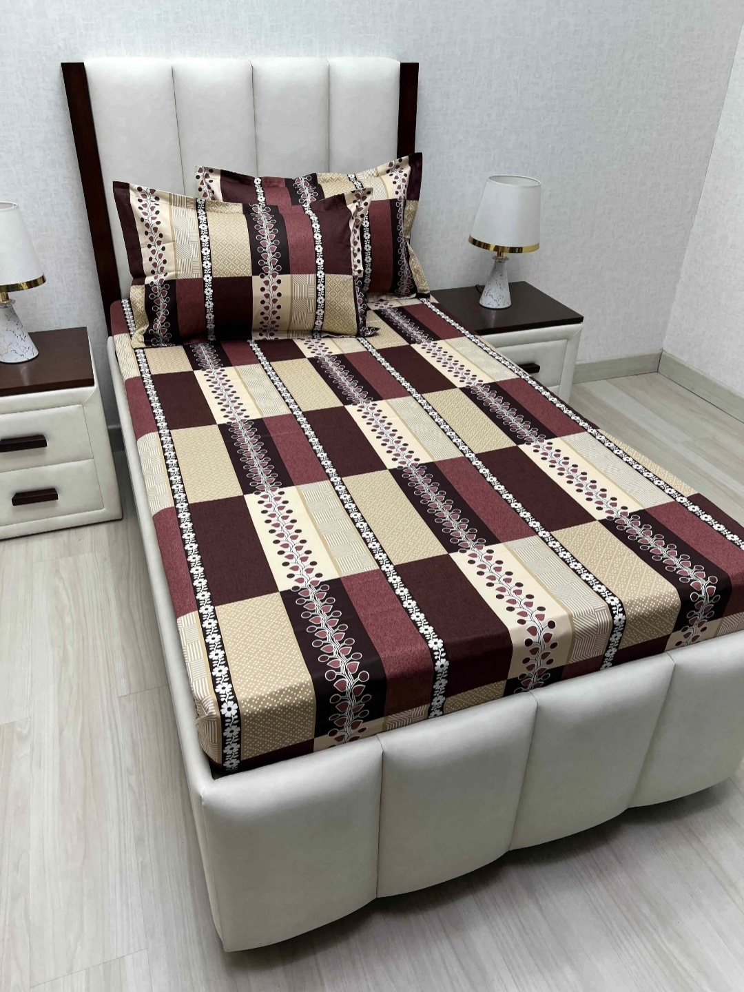 Pure Decor Lounge Fur Maroon Printed 250 TC Pure Cotton Single Bedsheet Set 1.73m x 2.36 m
Pure Decor Lounge Fur Maroon Printed 250 TC Pure Cotton Single Bedsheet Set 1.73m x 2.36 m