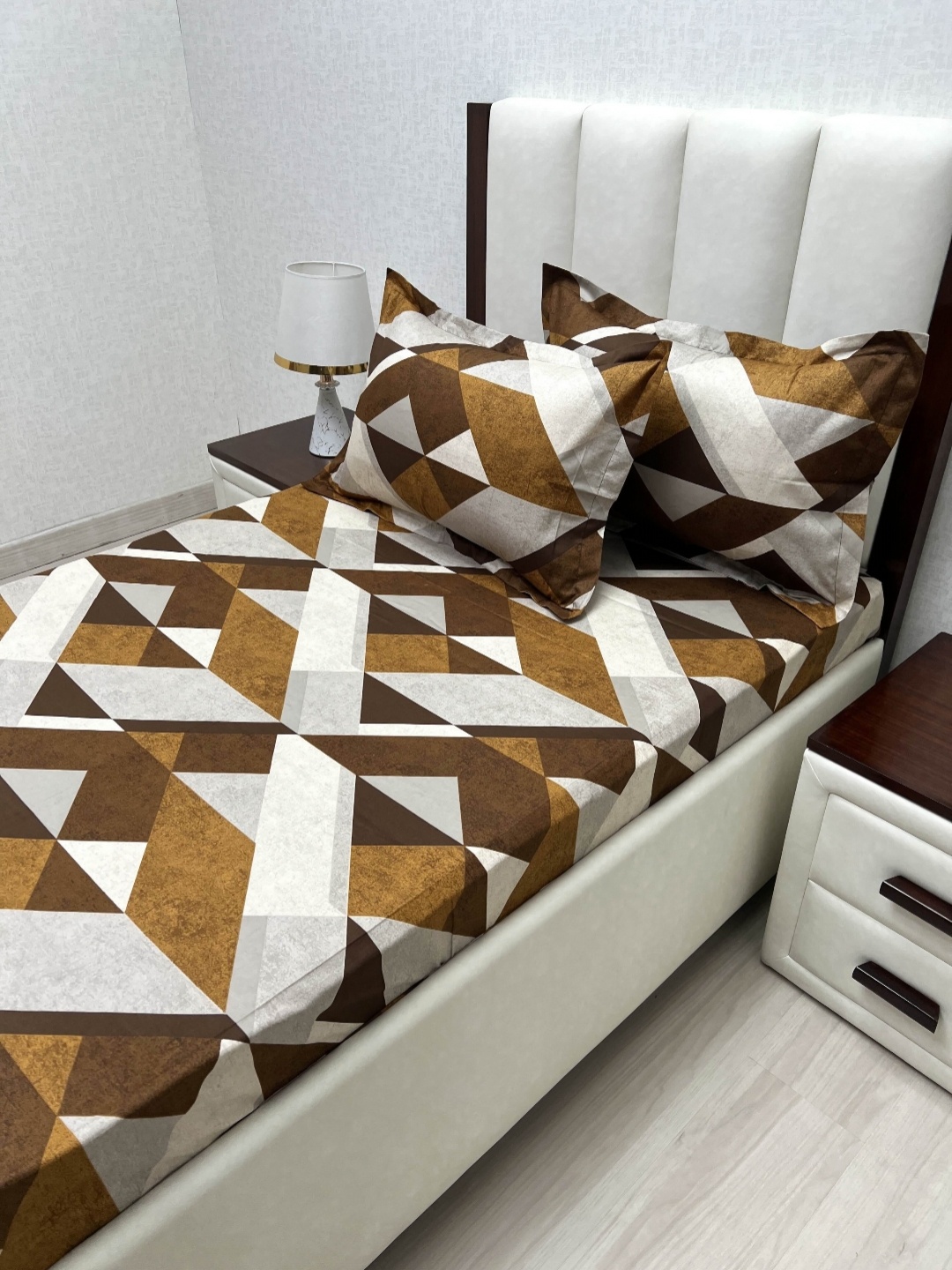 Pure Decor Lounge Fur Brown Geometric 250 TC Single Bedsheet with 2 Pillow Covers
Pure Decor Lounge Fur Brown Geometric 250 TC Single Bedsheet with 2 Pillow Covers