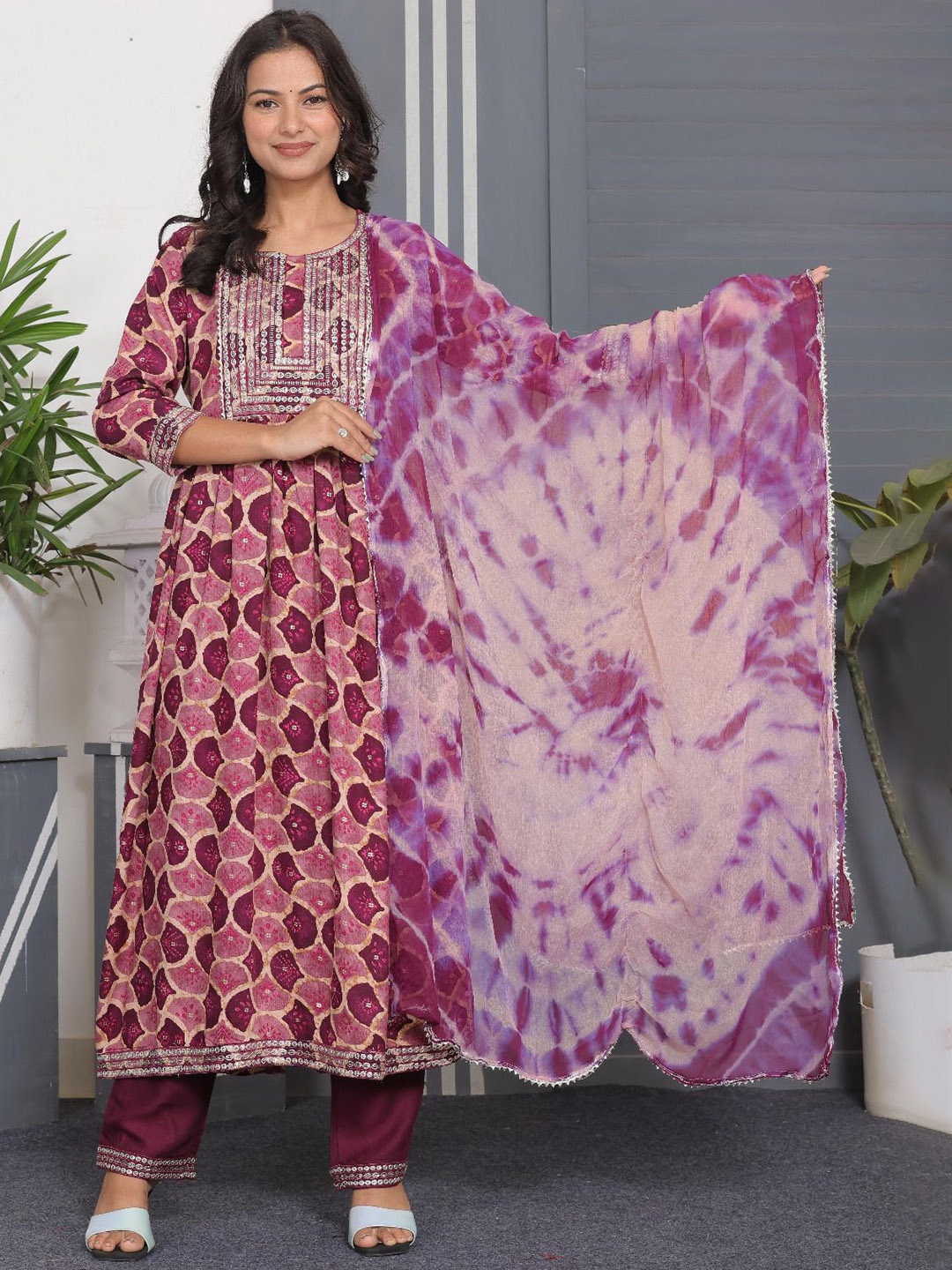 KALINI Ethnic Motifs Printed Sequinned Straight Kurta With Trousers AndDupatta, Maroon
KALINI Ethnic Motifs Printed Sequinned Straight Kurta With Trousers AndDupatta, Maroon