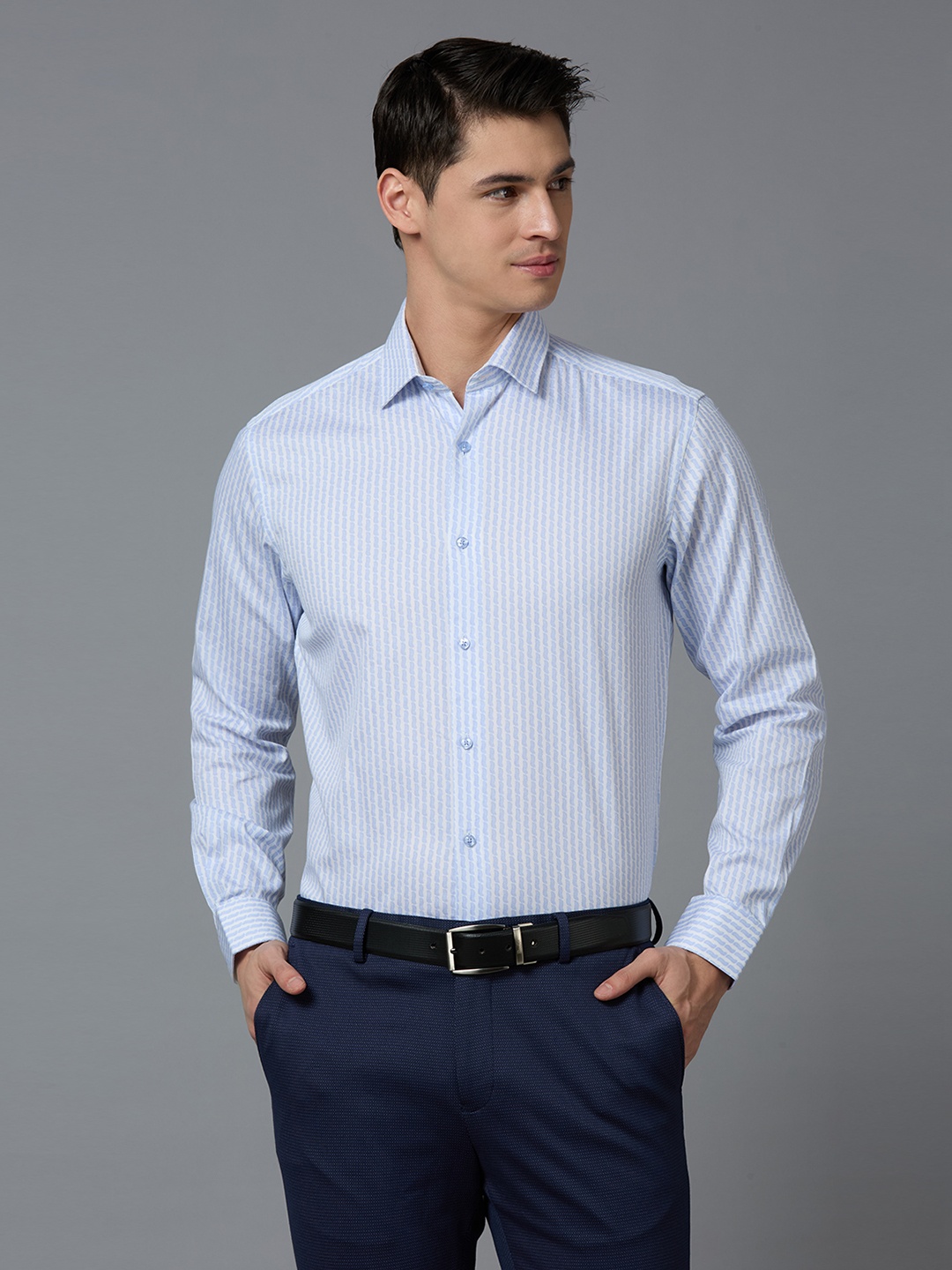 Reid & Taylor Men India Slim Fit Spread Collar Micro Ditsy Printed Cotton Formal Shirt, Blue
Reid & Taylor Men India Slim Fit Spread Collar Micro Ditsy Printed Cotton Formal Shirt, Blue