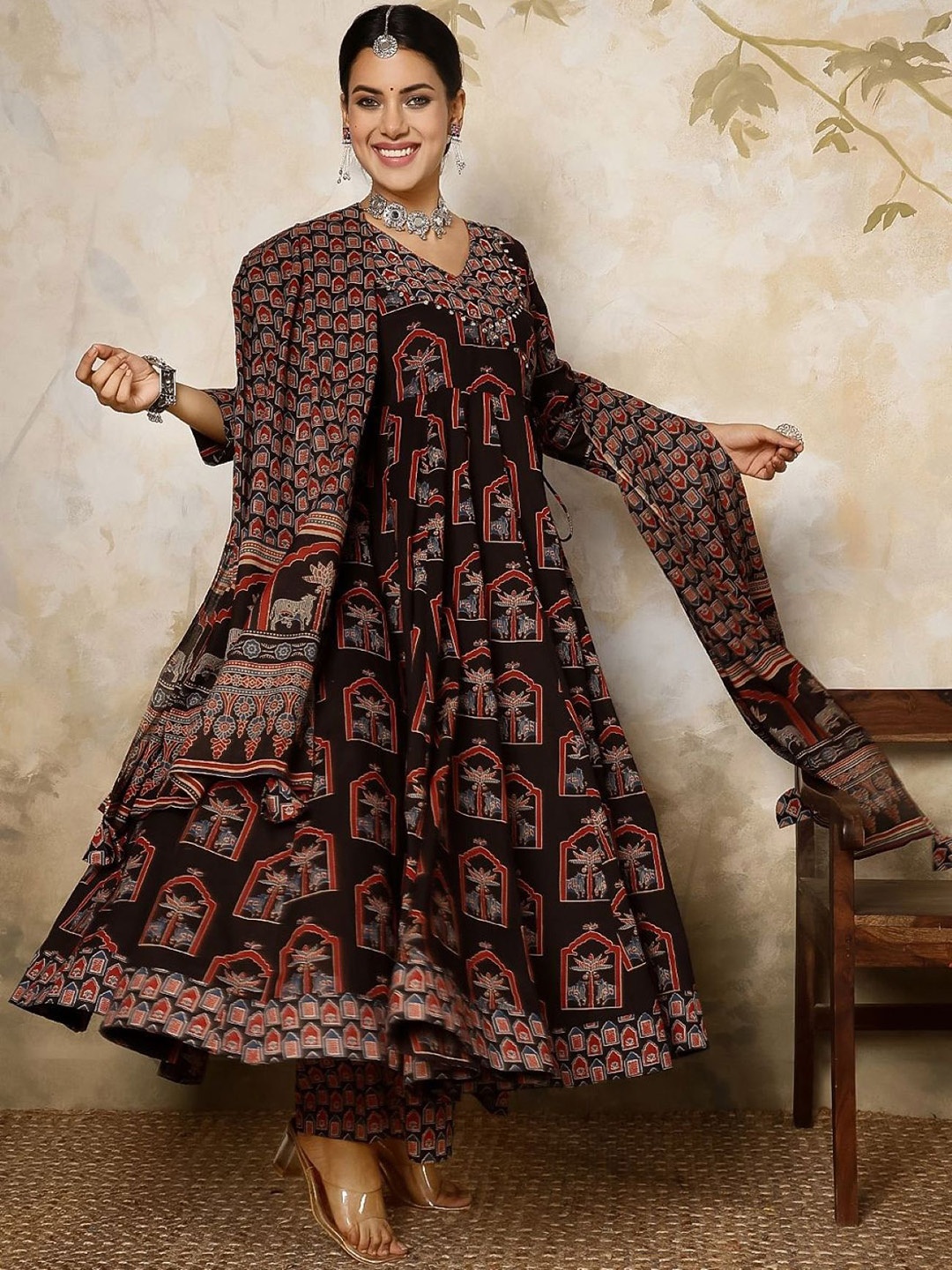 GEKHA Ethnic Motifs Printed V-Neck Pure Cotton Anarkali Kurta With Trousers And Dupatta, Black
GEKHA Ethnic Motifs Printed V-Neck Pure Cotton Anarkali Kurta With Trousers And Dupatta, Black