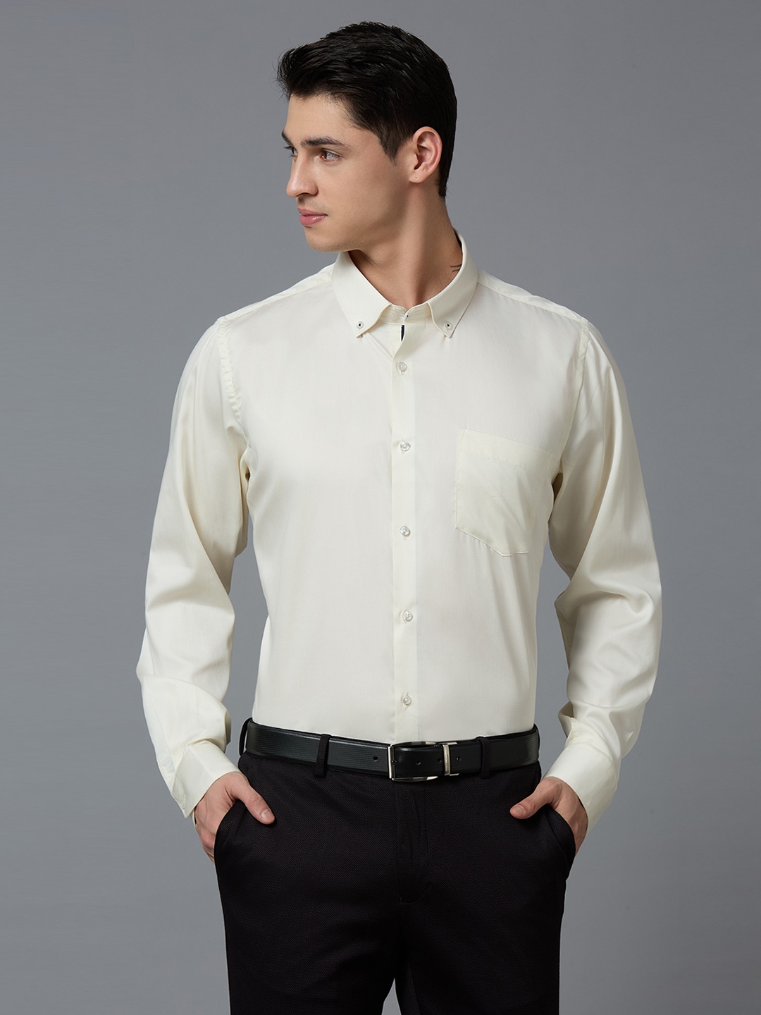 Reid & Taylor Men India Slim Fit Button-Down Collar Solid Cotton Formal Shirt, Beige
Reid & Taylor Men India Slim Fit Button-Down Collar Solid Cotton Formal Shirt, Beige