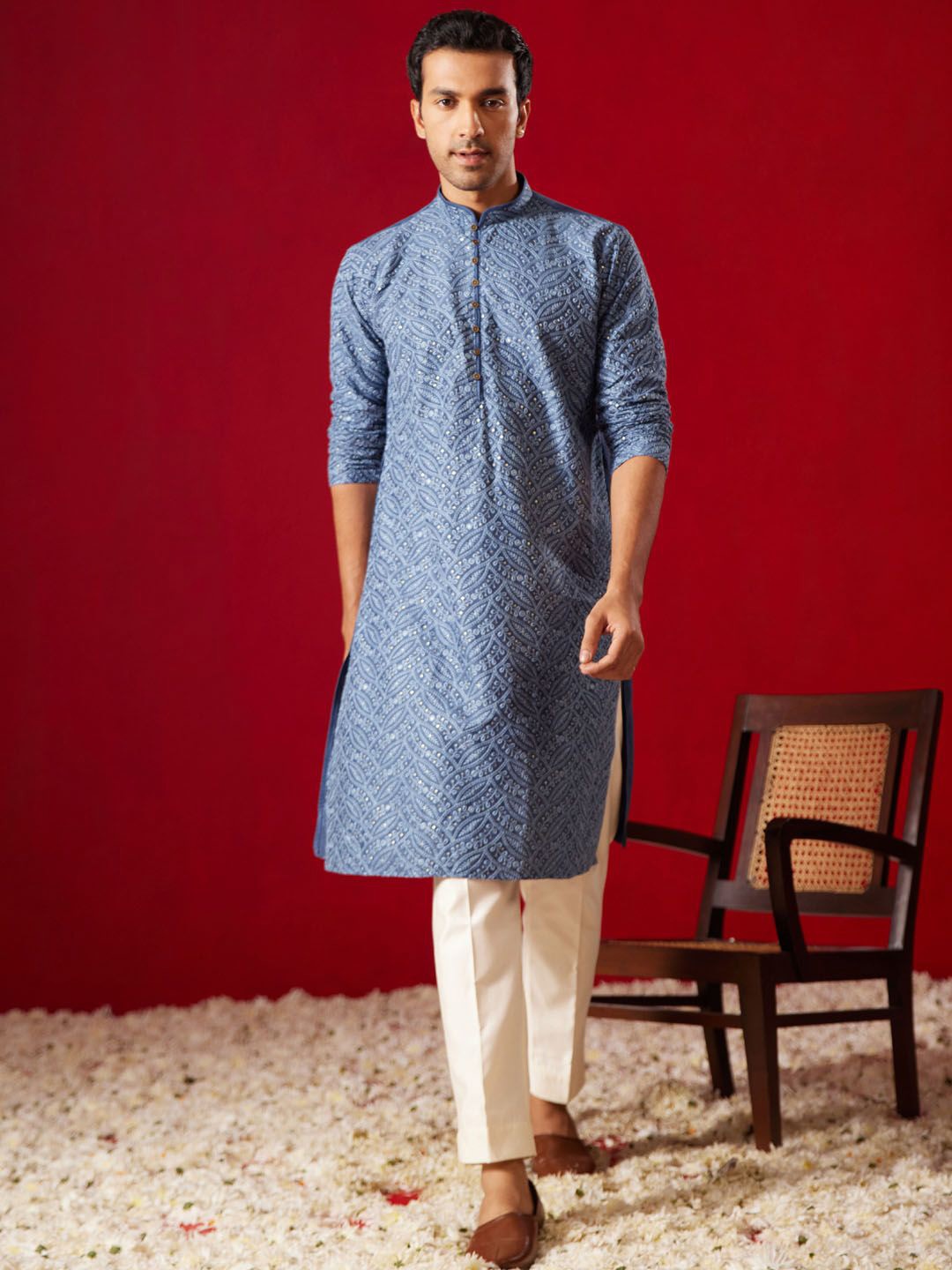 VASTRAMAY Floral Embroidered Mandarin Collar Sequinned Straight Kurta With Trousers, Blue
VASTRAMAY Floral Embroidered Mandarin Collar Sequinned Straight Kurta With Trousers, Blue