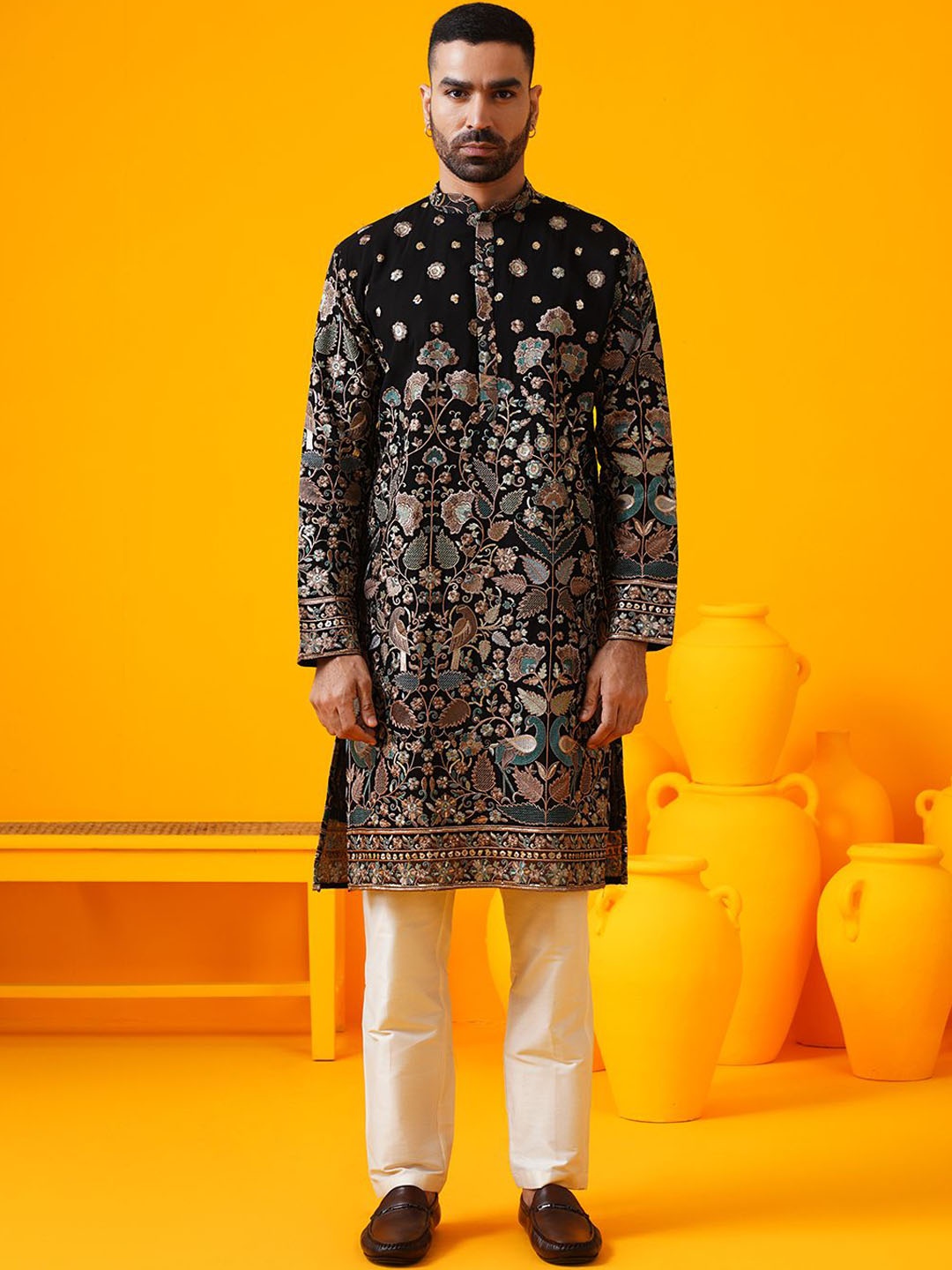 SOJANYA LUXE Floral Embroidered Mandarin Collar Georgette Straight Kurta With Trouser, Black
SOJANYA LUXE Floral Embroidered Mandarin Collar Georgette Straight Kurta With Trouser, Black