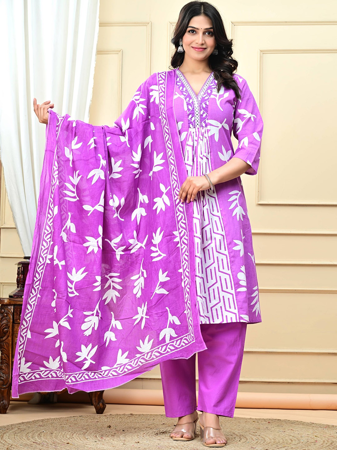 RETCAP Floral Printed Saganeri Printend Pure Cotton Anarkali Kurta with Trousers & Dupatta, Purple
RETCAP Floral Printed Saganeri Printend Pure Cotton Anarkali Kurta with Trousers & Dupatta, Purple