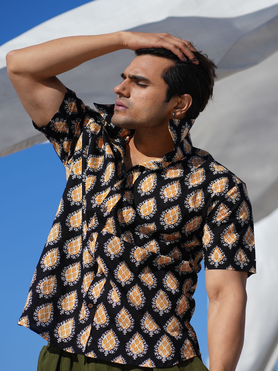 Style Matters Men Standard Fit Spread Collar Floral Printed Cotton Casual Shirt, Black
Style Matters Men Standard Fit Spread Collar Floral Printed Cotton Casual Shirt, Black
