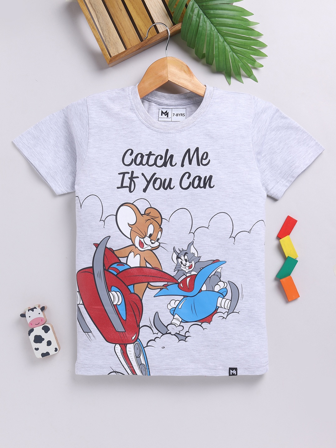 YK X Minute Mirth Boys Tom & Jerry Graphic Printed Pure Cotton T-shirt, Grey melange
YK X Minute Mirth Boys Tom & Jerry Graphic Printed Pure Cotton T-shirt, Grey melange