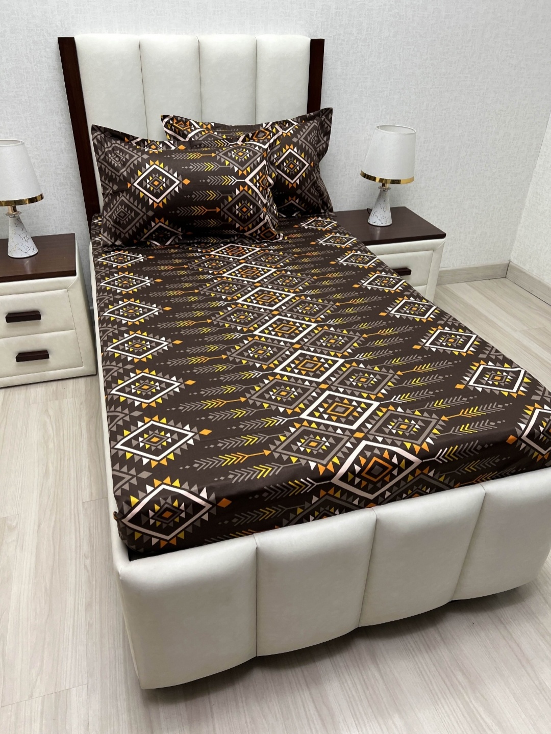 Pure Decor Lounge Fur Brown Printed 330 TC Pure Cotton Single Bedsheet Set 2.36 m x 1.73 m
Pure Decor Lounge Fur Brown Printed 330 TC Pure Cotton Single Bedsheet Set 2.36 m x 1.73 m