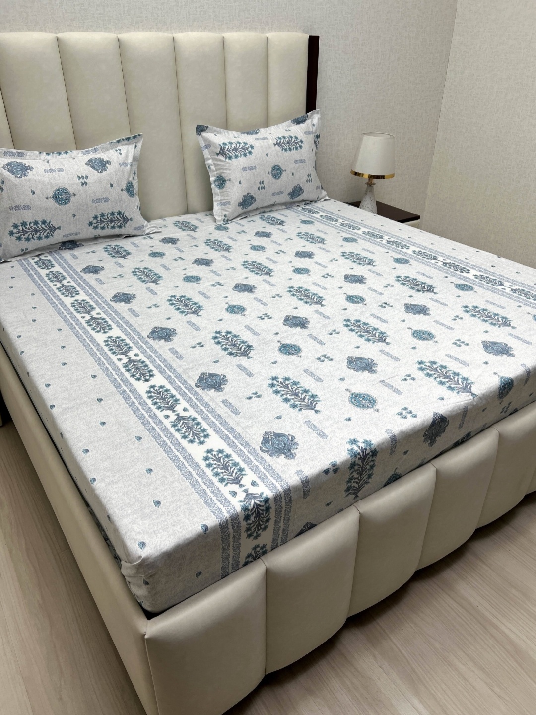 Pure Decor Grey & Blue Printed Pure Cotton 330 TC Queen Bedsheet Sets 2.28 m x 2.54 m
Pure Decor Grey & Blue Printed Pure Cotton 330 TC Queen Bedsheet Sets 2.28 m x 2.54 m