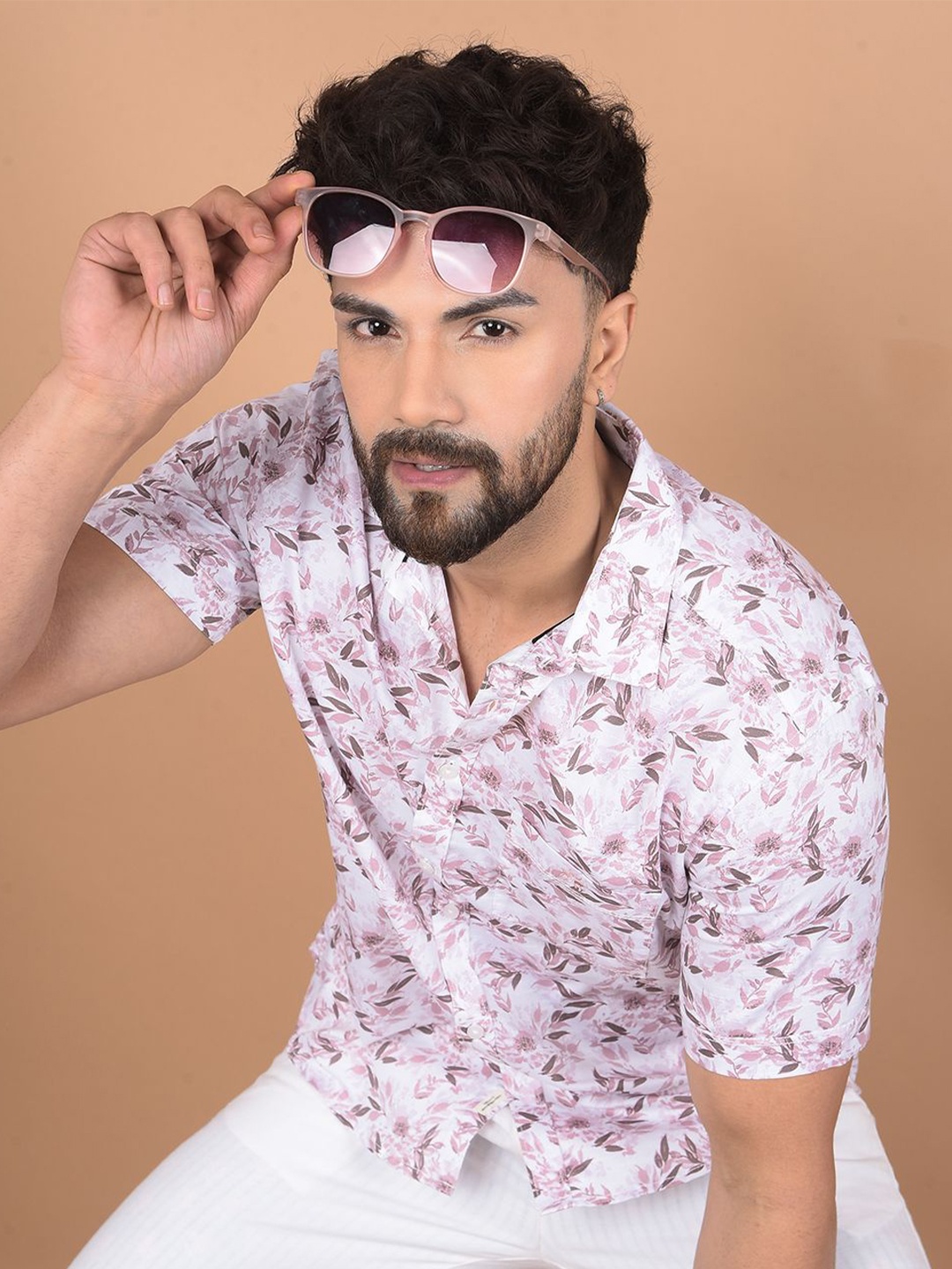 Crimsoune Club Men Premium Slim Fit Spread Collar Floral Printed Cotton Casual Shirt, Pink
Crimsoune Club Men Premium Slim Fit Spread Collar Floral Printed Cotton Casual Shirt, Pink