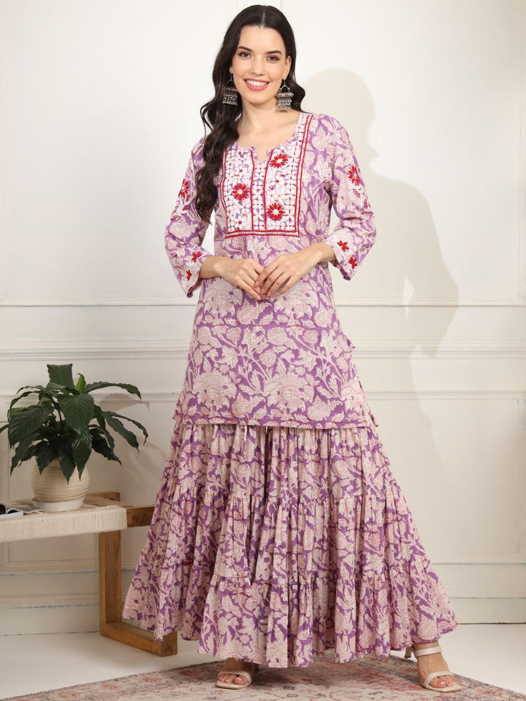 SUFIZA LIFESTYLE Floral Printed Pure Cotton Chikankari Notch Neck Kurti With Sharara, Lavender
SUFIZA LIFESTYLE Floral Printed Pure Cotton Chikankari Notch Neck Kurti With Sharara, Lavender