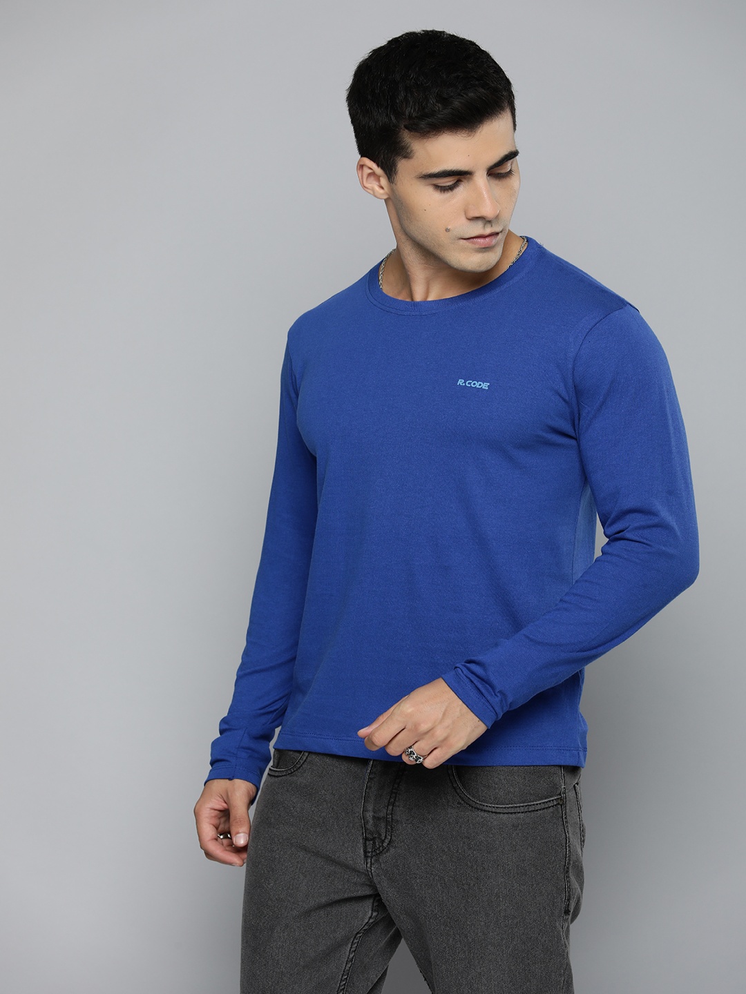 R.Code by The Roadster Lifestyle Co. Men Regular Fit Pack Of 2 Solid Cotton T-shirts, Blue
R.Code by The Roadster Lifestyle Co. Men Regular Fit Pack Of 2 Solid Cotton T-shirts, Blue