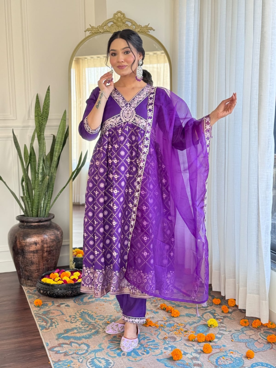 Growdamy Women Floral Printed Regular Thread Work Kurta with Trousers & With Dupatta, Purple
Growdamy Women Floral Printed Regular Thread Work Kurta with Trousers & With Dupatta, Purple