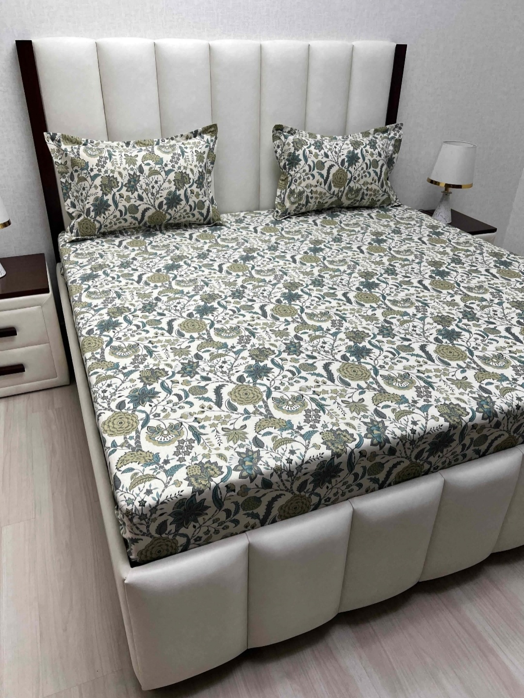 Pure Decor Royal Passion White Printed Pure Cotton 230 TC Queen Bedsheet Set 2.28 x 2.54 m
Pure Decor Royal Passion White Printed Pure Cotton 230 TC Queen Bedsheet Set 2.28 x 2.54 m