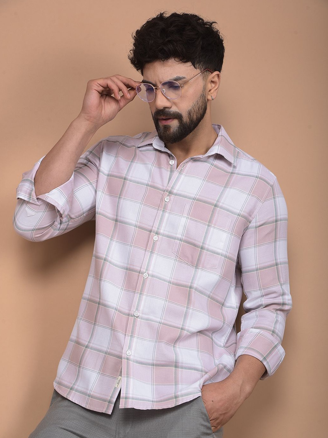 Crimsoune Club Men Premium Slim Fit Spread Collar Tartan Checked Cotton Casual Shirt, Pink
Crimsoune Club Men Premium Slim Fit Spread Collar Tartan Checked Cotton Casual Shirt, Pink