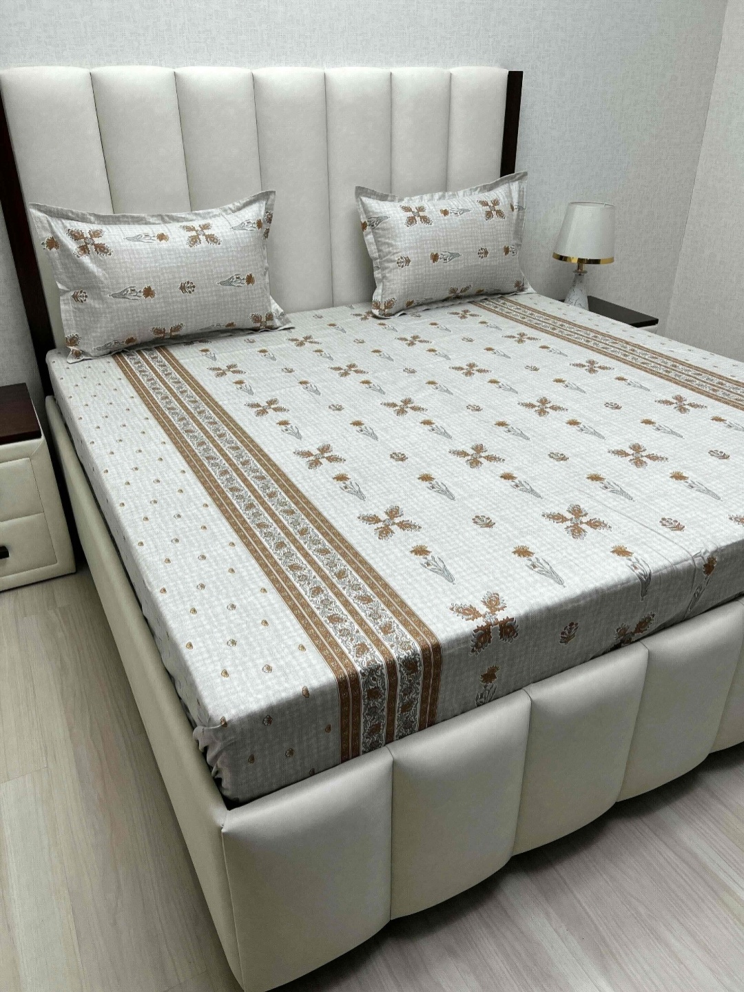 Pure Decor Royal Passion Grey Printed Pure Cotton 350 TC Queen Bedsheet Set 2.28 m x 2.54m
Pure Decor Royal Passion Grey Printed Pure Cotton 350 TC Queen Bedsheet Set 2.28 m x 2.54m