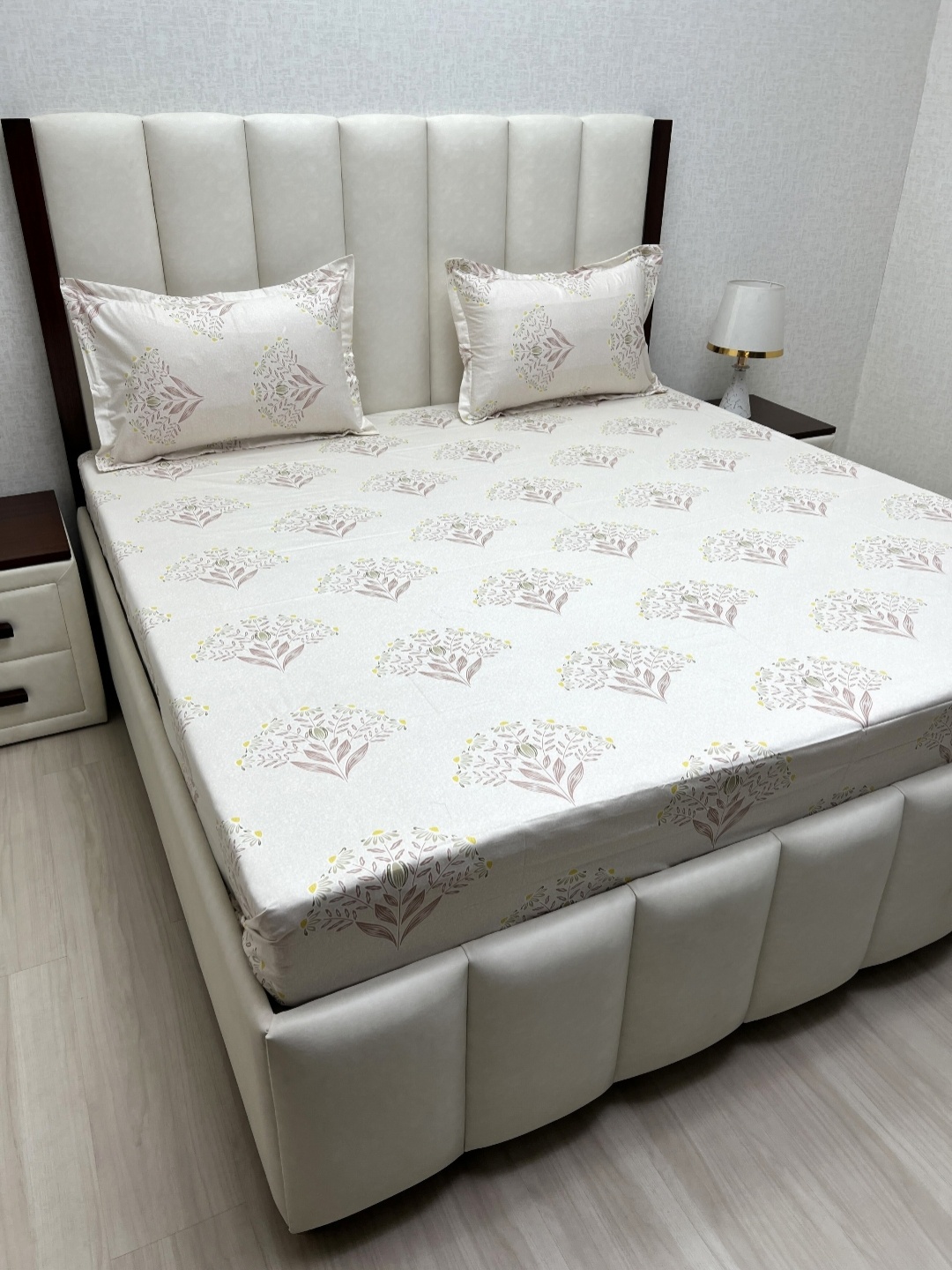 Pure Decor Royal Passion Cream Printed Pure Cotton 350 TC Queen Bedsheet Set 2.28m x 2.54m
Pure Decor Royal Passion Cream Printed Pure Cotton 350 TC Queen Bedsheet Set 2.28m x 2.54m