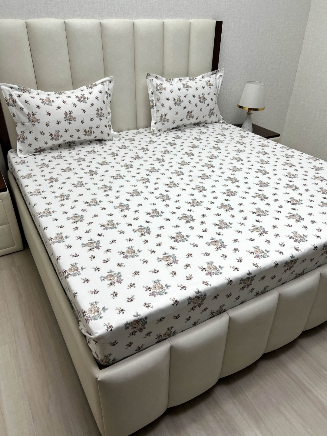 Pure Decor Royal Passion Brown Printed Pure Cotton 300 TC Queen Bedsheet Set 2.28m x 2.54m
Pure Decor Royal Passion Brown Printed Pure Cotton 300 TC Queen Bedsheet Set 2.28m x 2.54m