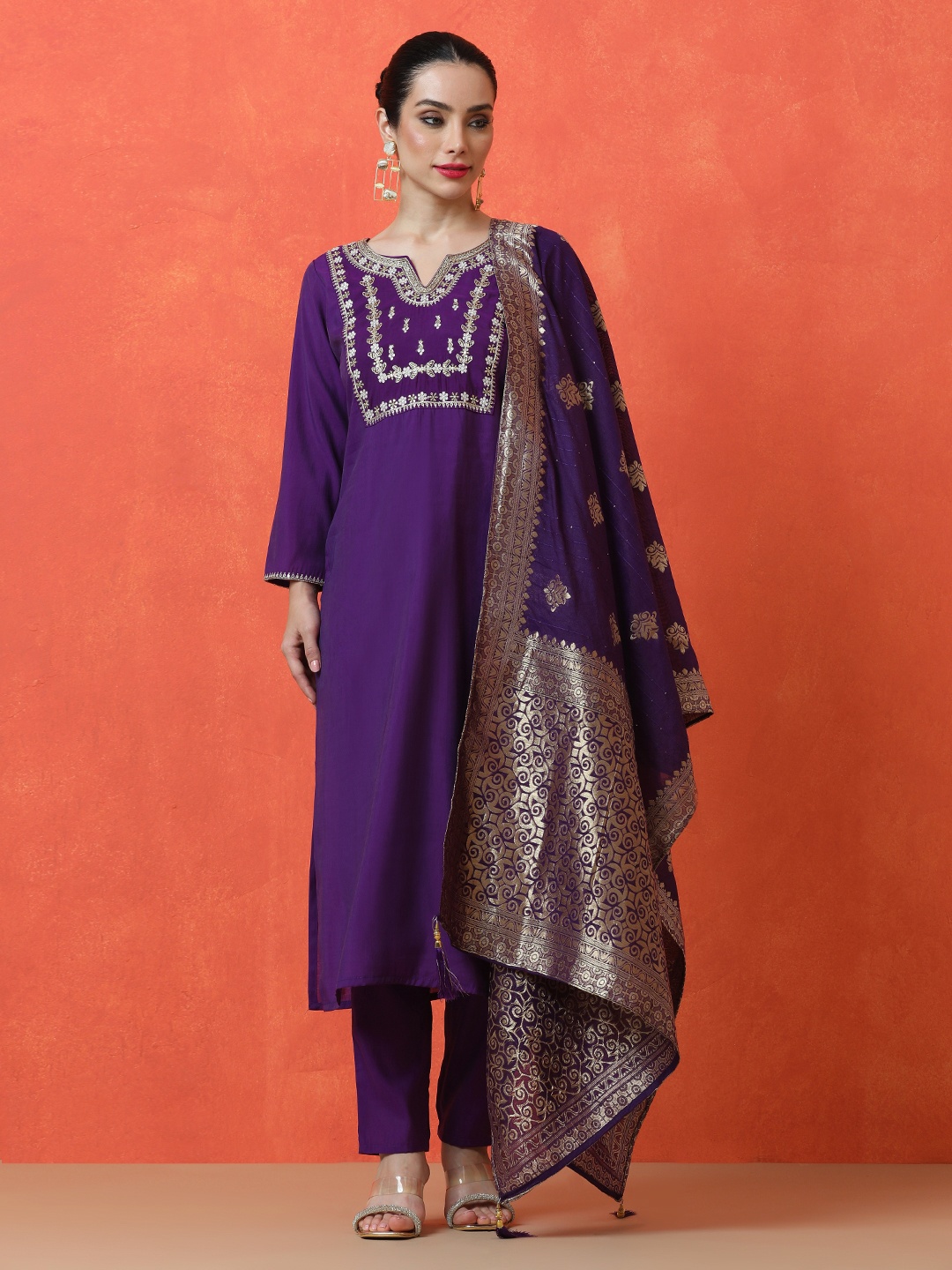 Jaipur Kurti Floral Embroidered Chanderi Silk Straight Kurta With Trousers & Dupatta, Purple
Jaipur Kurti Floral Embroidered Chanderi Silk Straight Kurta With Trousers & Dupatta, Purple
