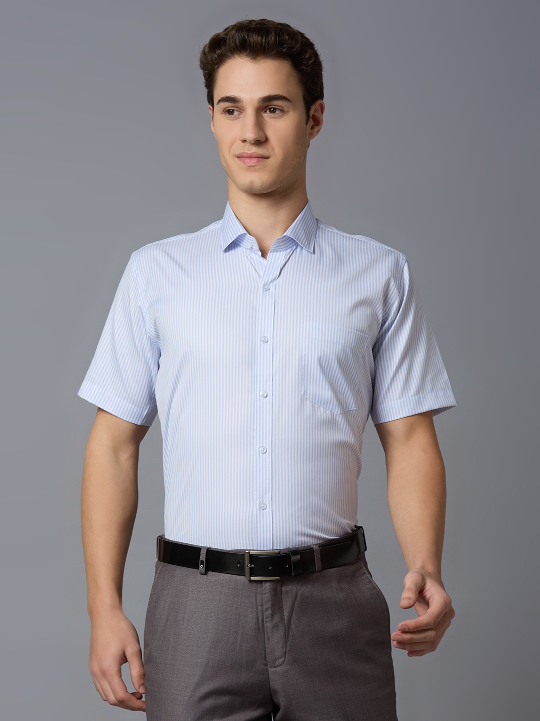 MARK & ALBERT Men India Slim Fit Spread Collar Vertical Striped Cotton Formal Shirt, Blue
MARK & ALBERT Men India Slim Fit Spread Collar Vertical Striped Cotton Formal Shirt, Blue