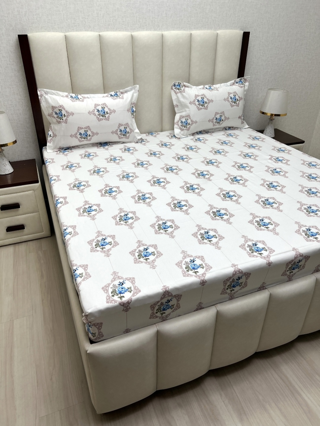 Pure Decor Royal Passion White Printed 230 TC Pure Cotton Queen Bedsheet Set 2.54 x 2.28 m
Pure Decor Royal Passion White Printed 230 TC Pure Cotton Queen Bedsheet Set 2.54 x 2.28 m