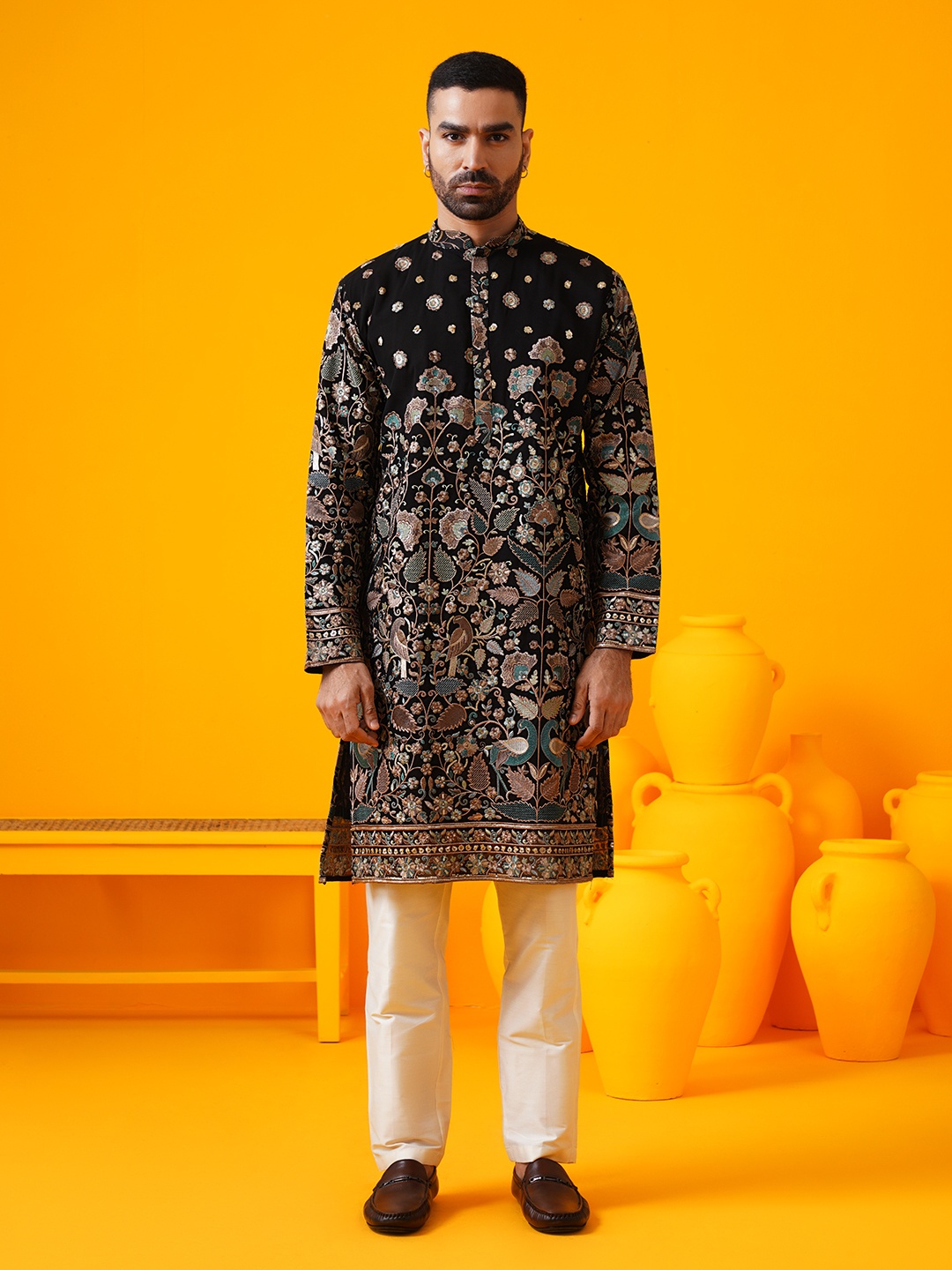 SOJANYA LUXE Floral Embroidered Sequinned Mandarin Collar Straight Georgette Kurta, Black
SOJANYA LUXE Floral Embroidered Sequinned Mandarin Collar Straight Georgette Kurta, Black