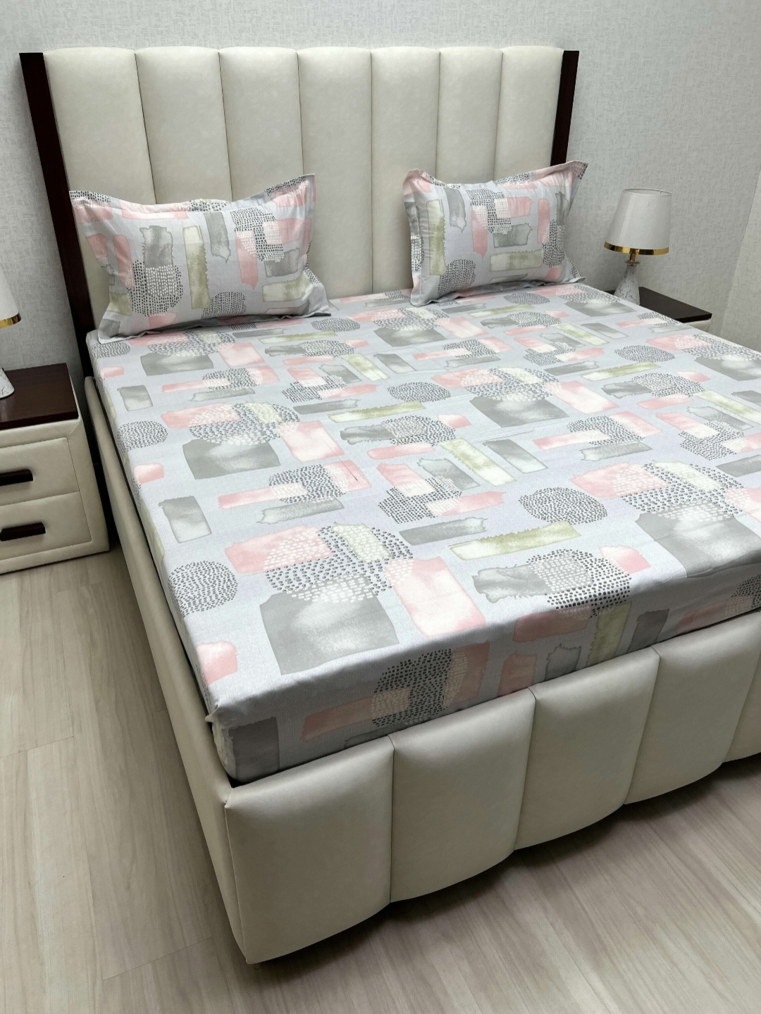 Pure Decor Royal Passion Grey Printed Pure Cotton 350 TC Queen Bedsheet Set 2.28m x 2.54m
Pure Decor Royal Passion Grey Printed Pure Cotton 350 TC Queen Bedsheet Set 2.28m x 2.54m