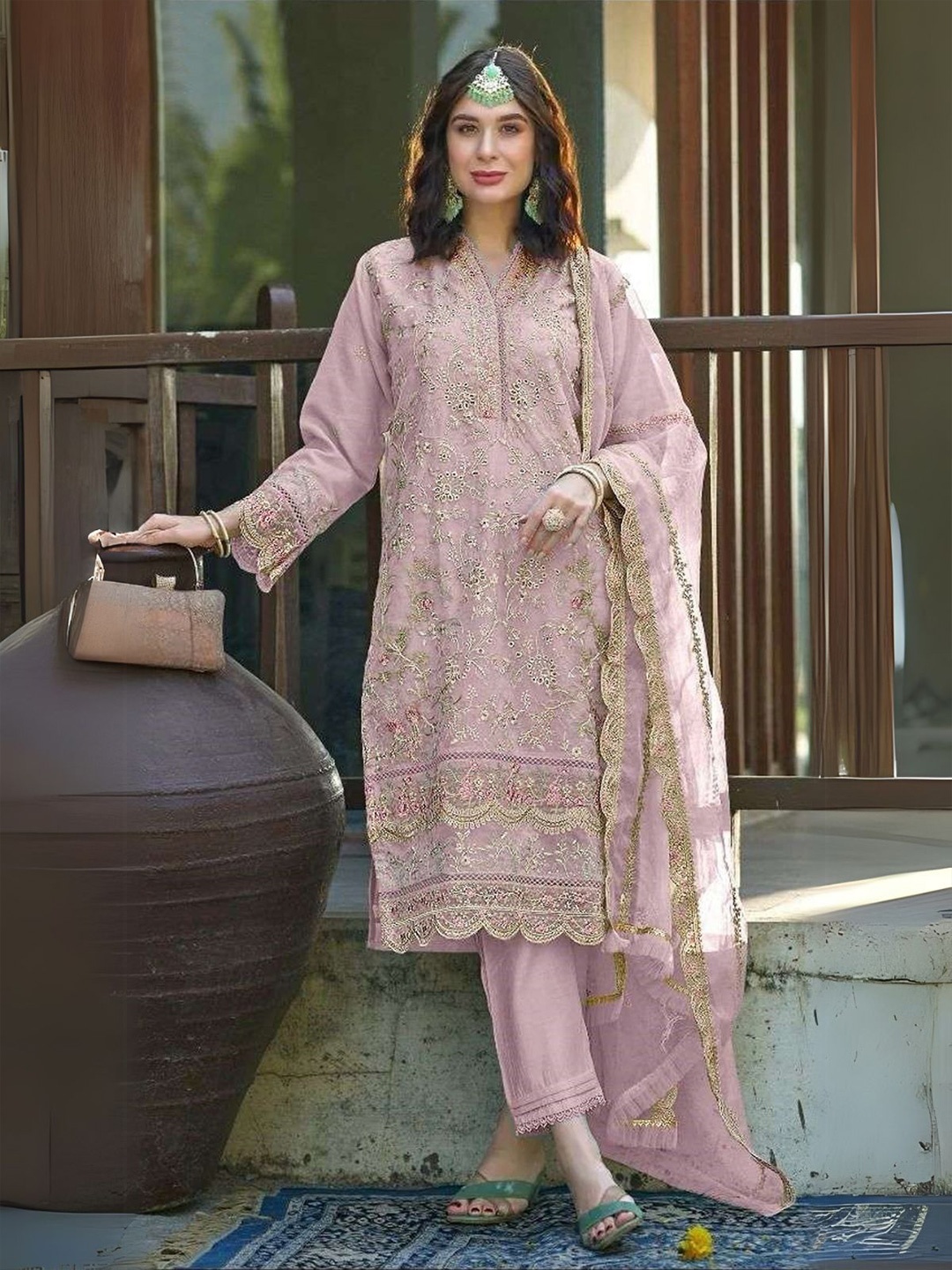 ODETTE Women Floral Embroidered Thread Work Organza Straight Kurta with Trousers & Dupatta, Pink
ODETTE Women Floral Embroidered Thread Work Organza Straight Kurta with Trousers & Dupatta, Pink