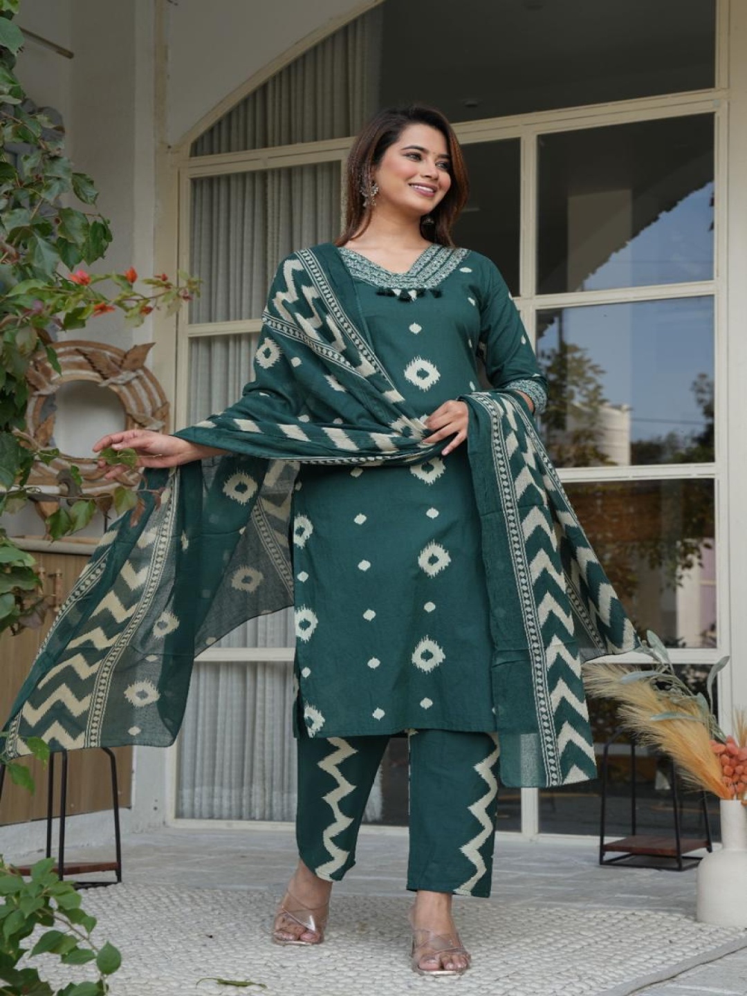 DARVIKAA COLLECTION Geometric Printed Pure Cotton Straight Kurta With Trousers And Dupatta, Green
DARVIKAA COLLECTION Geometric Printed Pure Cotton Straight Kurta With Trousers And Dupatta, Green
