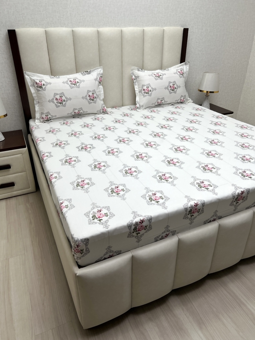 Pure Decor Royal Passion White Printed 350TC Pure Cotton Queen Bedsheet Set 2.28 m x2.54 m
Pure Decor Royal Passion White Printed 350TC Pure Cotton Queen Bedsheet Set 2.28 m x2.54 m