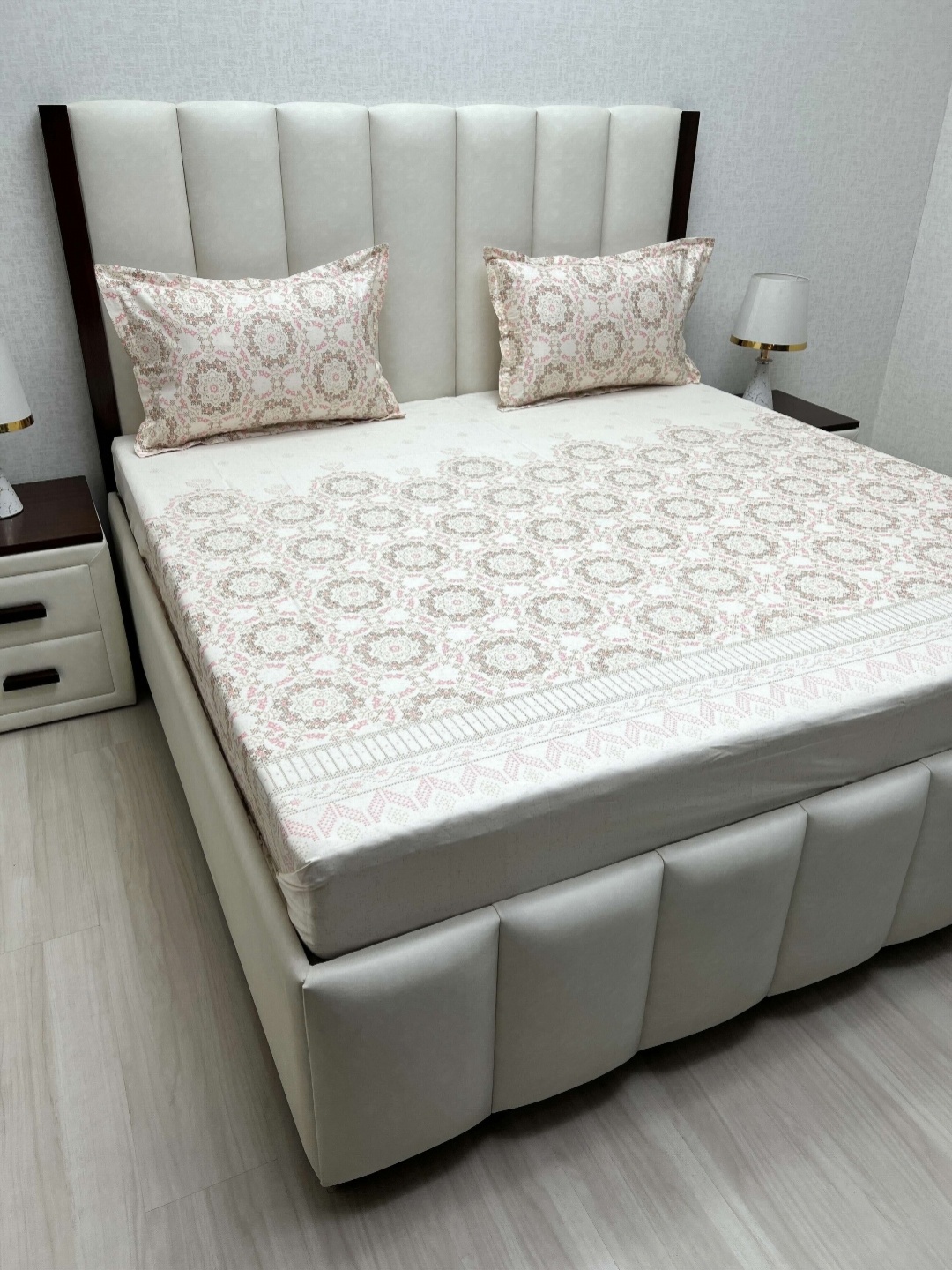 Pure Decor Royal Passion Peach Printed Pure Cotton 350TC Queen Bedsheet Sets 2.28m x 2.54m
Pure Decor Royal Passion Peach Printed Pure Cotton 350TC Queen Bedsheet Sets 2.28m x 2.54m
