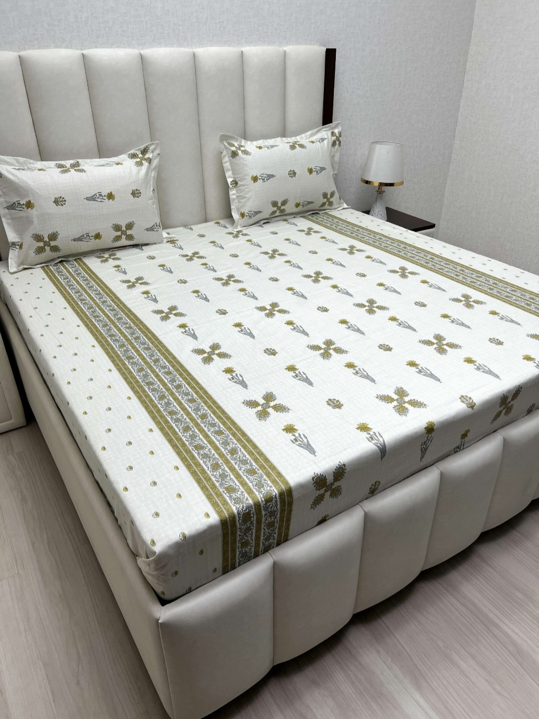 Pure Decor Royal Passion Beige Printed Pure Cotton 330 TC Queen Bedsheet set 2.28m x 2.54m
Pure Decor Royal Passion Beige Printed Pure Cotton 330 TC Queen Bedsheet set 2.28m x 2.54m
