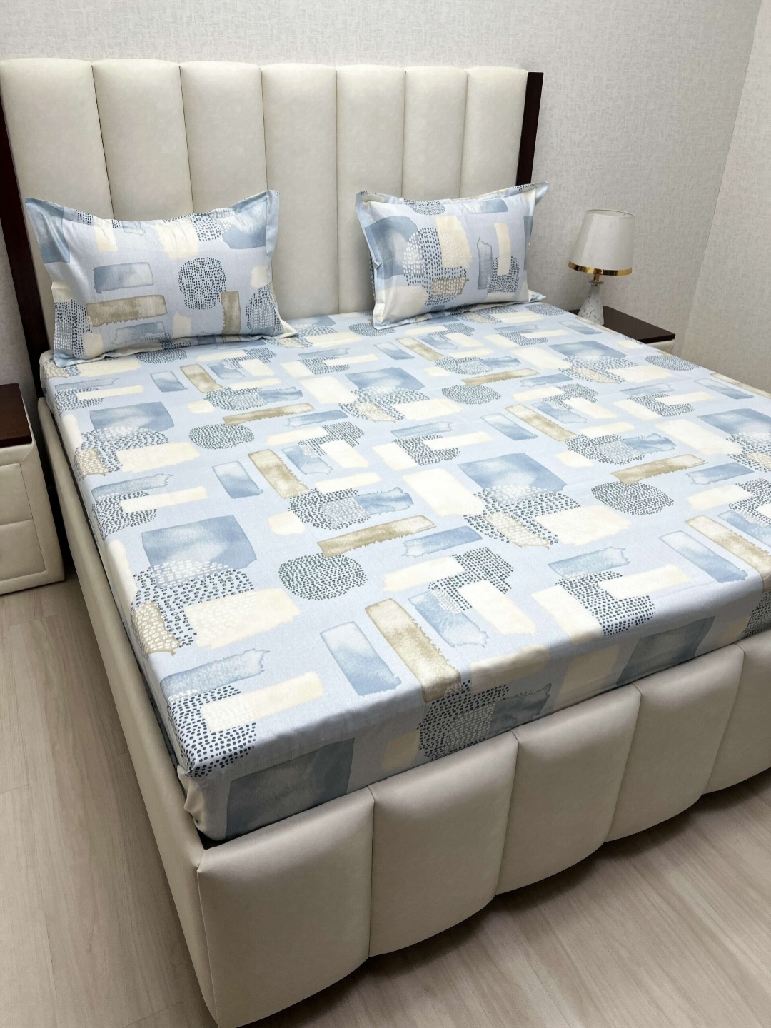 Pure Decor Royal Passion Blue Geometric Printed P250 TC Queen Bedsheet 2.28 m x 2.54 m
Pure Decor Royal Passion Blue Geometric Printed P250 TC Queen Bedsheet 2.28 m x 2.54 m