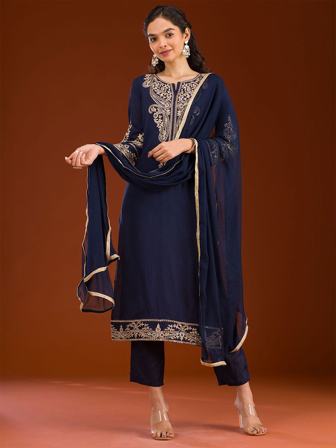 Koskii Women Paisley Embroidered Regular Thread Work Kurta with Trousers & With Dupatta, Navy blue
Koskii Women Paisley Embroidered Regular Thread Work Kurta with Trousers & With Dupatta, Navy blue