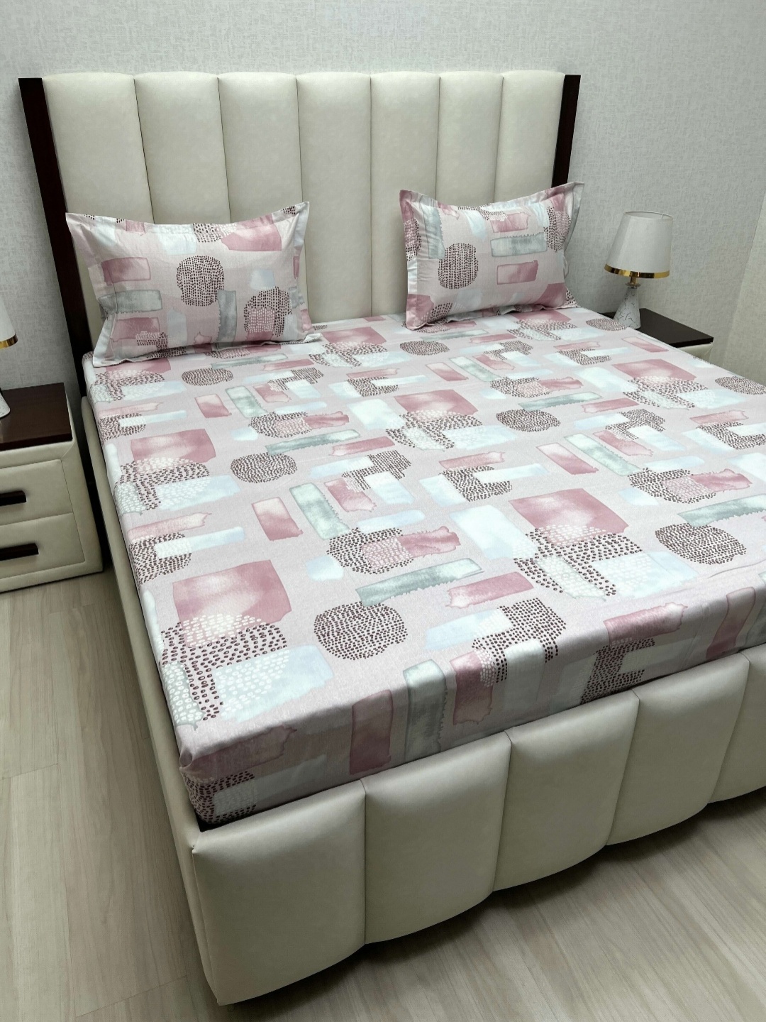 Pure Decor Royal Passion Purple Printed 230TC Pure Cotton Queen Bedsheet Set 2.28mx2.54m
Pure Decor Royal Passion Purple Printed 230TC Pure Cotton Queen Bedsheet Set 2.28mx2.54m