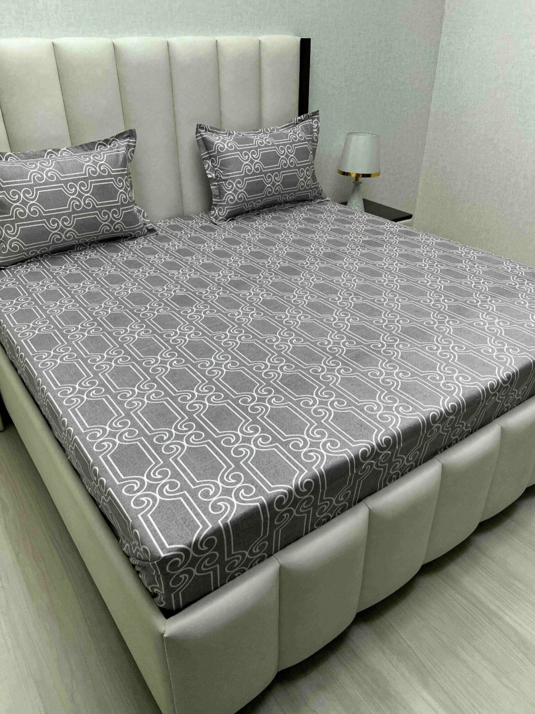 Pure Decor Royal Passion Purple Printed Cotton 330 TC Queen Bedsheet Set 2.28m x 2.54m
Pure Decor Royal Passion Purple Printed Cotton 330 TC Queen Bedsheet Set 2.28m x 2.54m