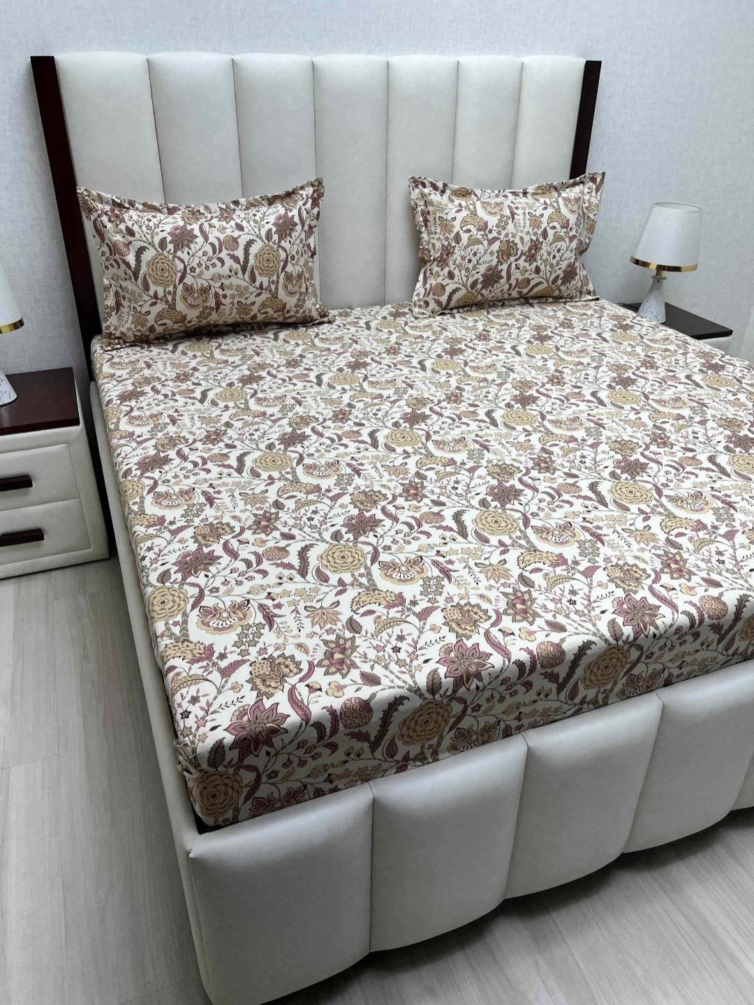 Pure Decor Royal Passion Beige Printed 230 TC Pure Cotton Queen Bedsheet Set 2.54 x 2.28 m
Pure Decor Royal Passion Beige Printed 230 TC Pure Cotton Queen Bedsheet Set 2.54 x 2.28 m