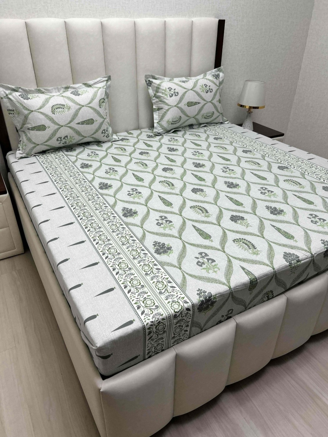 Pure Decor Royal Passion White 300 TC Pure Cotton Queen Bedsheet Set 2.28 m x 2.54 m
Pure Decor Royal Passion White 300 TC Pure Cotton Queen Bedsheet Set 2.28 m x 2.54 m