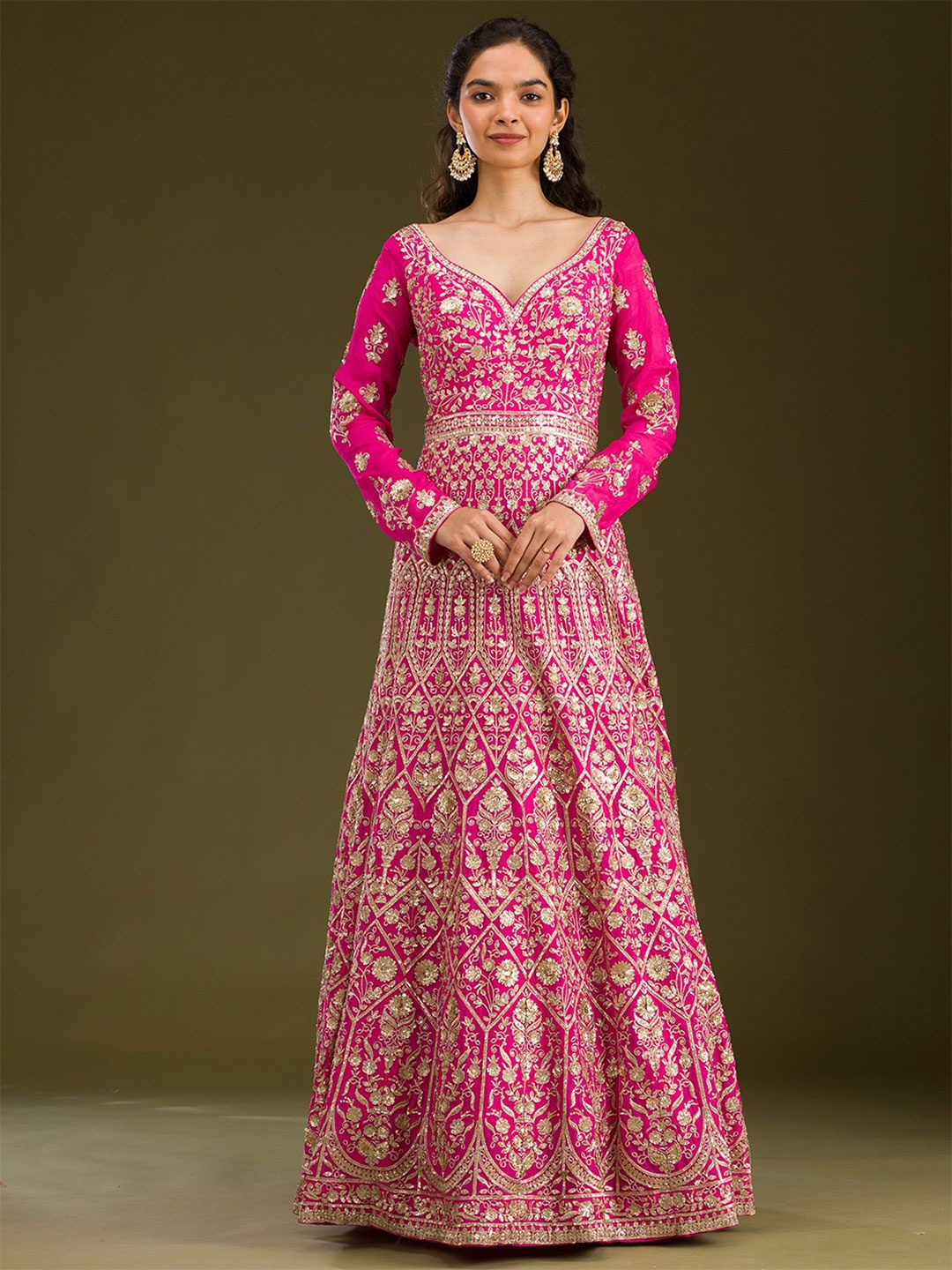 Koskii Women Floral Embroidered Regular Sequinned Kurta with Trousers & With Dupatta, Pink
Koskii Women Floral Embroidered Regular Sequinned Kurta with Trousers & With Dupatta, Pink