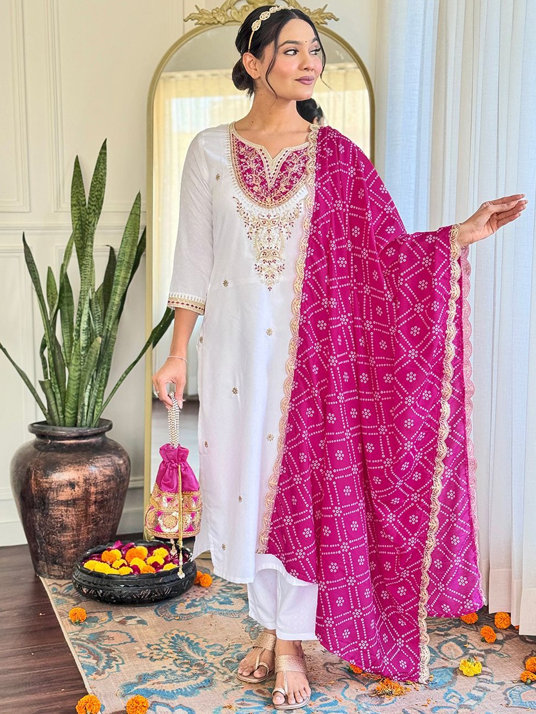 KALINI Floral Embroidered Notch Neck Sequinned Straight Kurta With Trousers & Dupatta, White
KALINI Floral Embroidered Notch Neck Sequinned Straight Kurta With Trousers & Dupatta, White