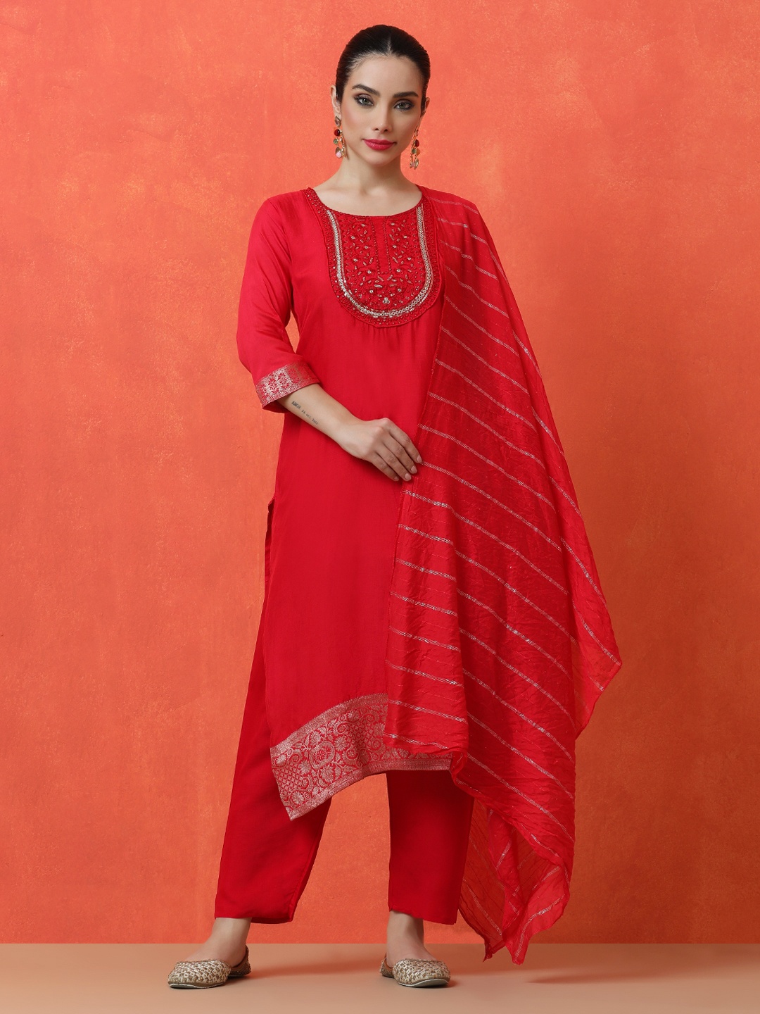 Jaipur Kurti Floral Embroidered Sequinned Straight Kurta With Trousers And Dupatta, Red
Jaipur Kurti Floral Embroidered Sequinned Straight Kurta With Trousers And Dupatta, Red