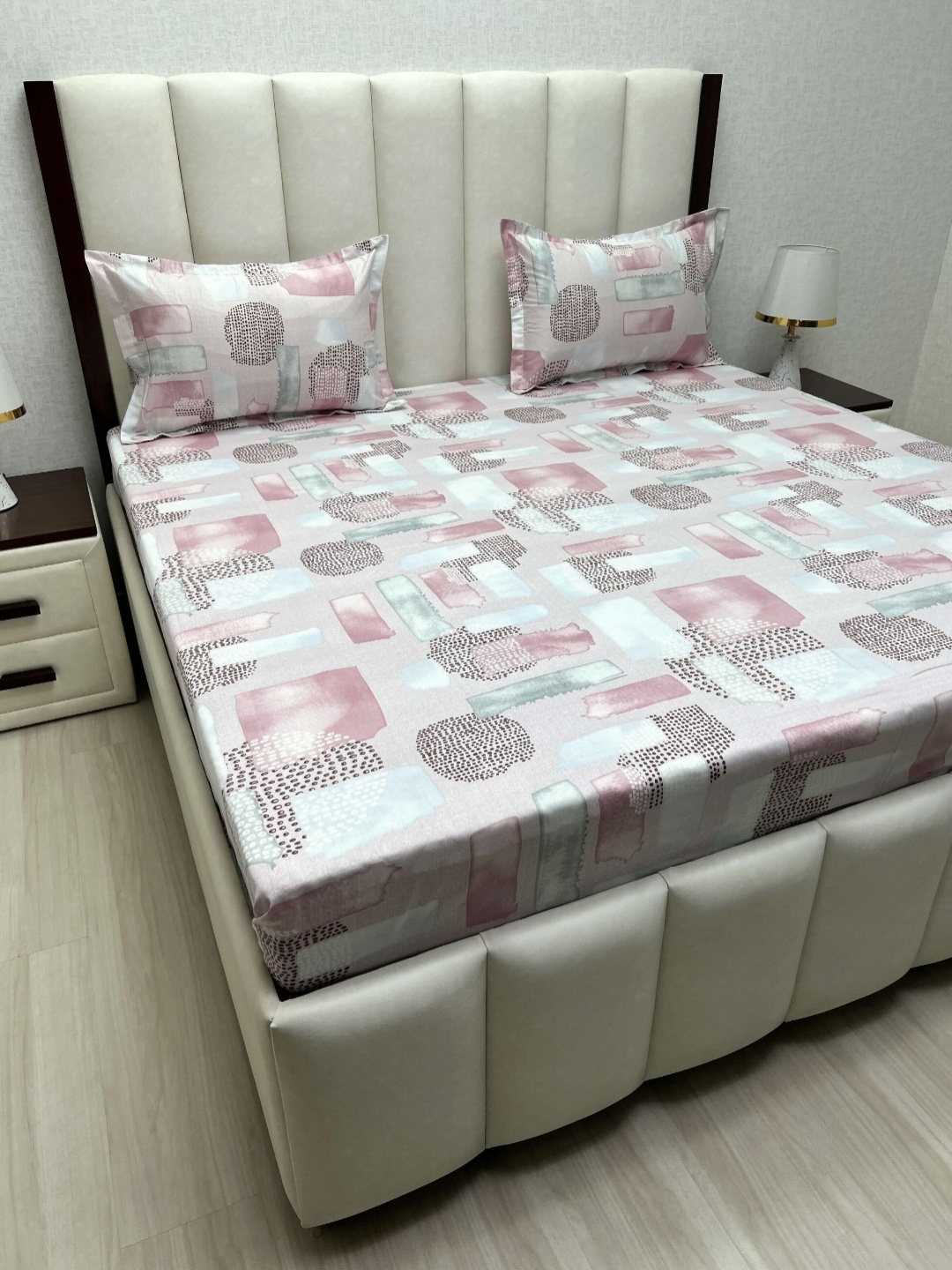 Pure Decor Royal Passion Peach 300 TC Pure Cotton Queen Bedsheet Set 2.28 m x 2.54 m
Pure Decor Royal Passion Peach 300 TC Pure Cotton Queen Bedsheet Set 2.28 m x 2.54 m