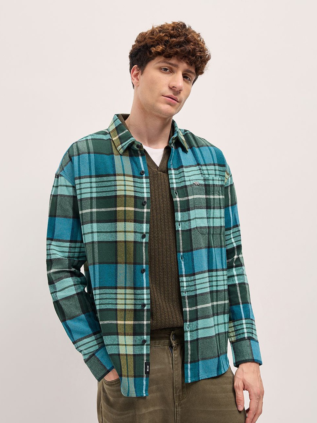 THE BEAR HOUSE Men Relaxed Fit Spread Collar Tartan Checked Cotton Casual Shirt, Green
THE BEAR HOUSE Men Relaxed Fit Spread Collar Tartan Checked Cotton Casual Shirt, Green