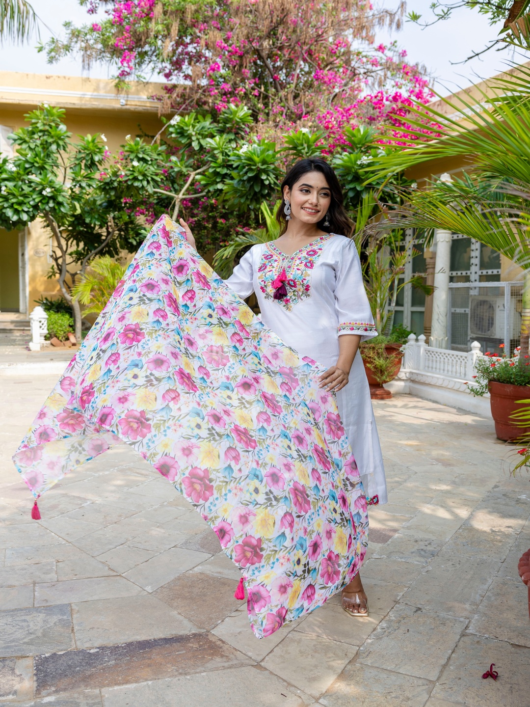 Navlik Women Floral Embroidered Regular Chanderi Silk Kurta with Trousers & With Dupatta, Off white
Navlik Women Floral Embroidered Regular Chanderi Silk Kurta with Trousers & With Dupatta, Off white