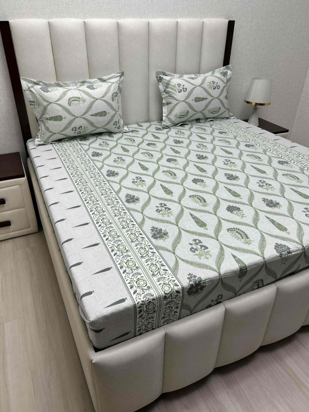 Pure Decor Royal Passion Green Printed Cotton 250 TC Queen Bedsheet Set 2.28m x 2.54m
Pure Decor Royal Passion Green Printed Cotton 250 TC Queen Bedsheet Set 2.28m x 2.54m