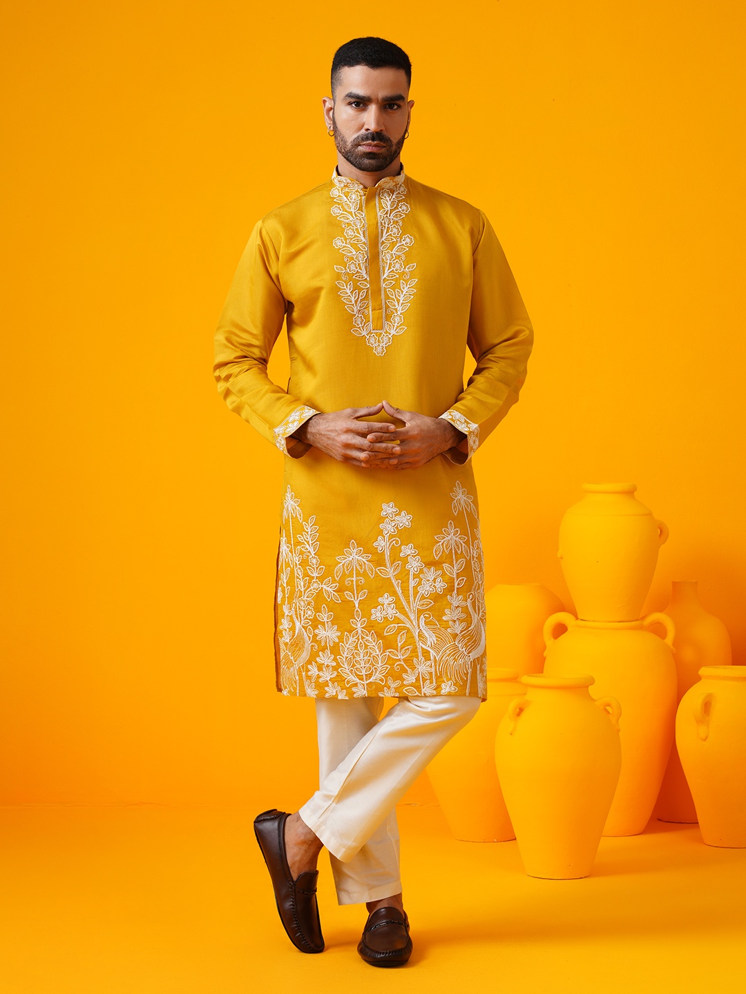 SOJANYA LUXE Floral Embroidered Mandarin Collar Straight Kurta With Trouser, Mustard
SOJANYA LUXE Floral Embroidered Mandarin Collar Straight Kurta With Trouser, Mustard