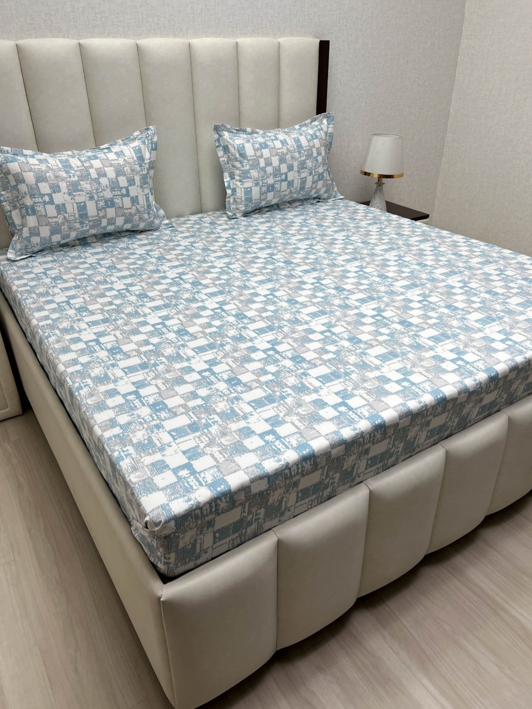 Pure Decor Royal Passion White Pure Cotton 380 TC Queen Bedsheet Set 2.28 m x 2.54 m
Pure Decor Royal Passion White Pure Cotton 380 TC Queen Bedsheet Set 2.28 m x 2.54 m