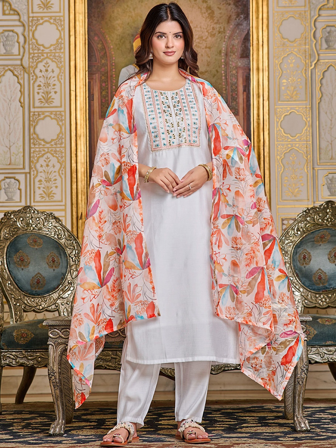 Vintro Women Embroidered Regular Mirror Work Chanderi Kurta with Trousers & With Dupatta, White
Vintro Women Embroidered Regular Mirror Work Chanderi Kurta with Trousers & With Dupatta, White