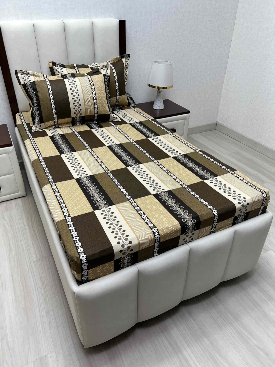Pure Decor Lounge Fur Brown Printed Pure Cotton 230TC Single Bedsheet Sets 1.73m x 2.36m
Pure Decor Lounge Fur Brown Printed Pure Cotton 230TC Single Bedsheet Sets 1.73m x 2.36m