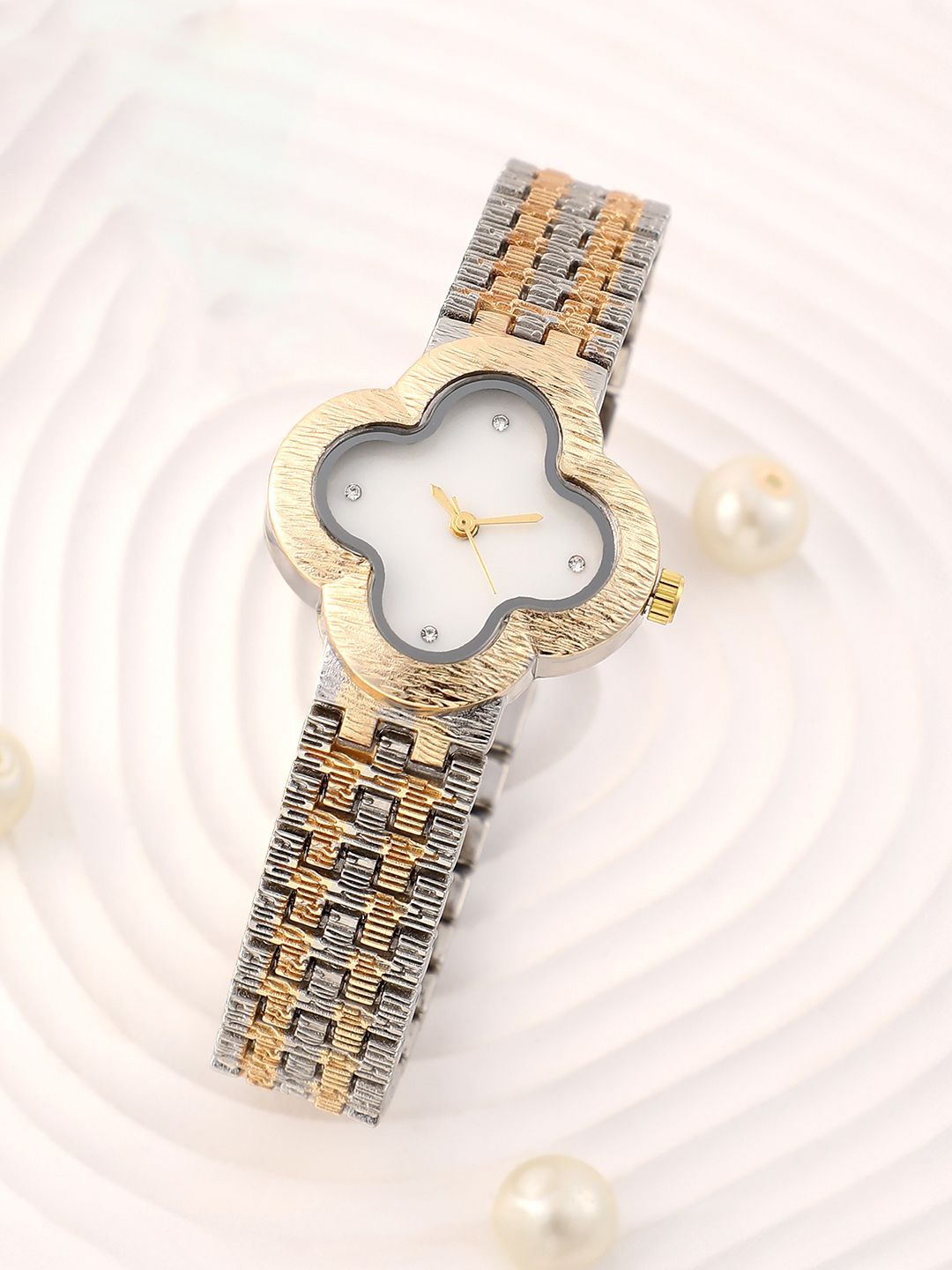 HAUTE SAUCE by Campus Sutra Women Embellished Dial & Stainless Steel Bracelet Style Straps Analogue Watch, Multi
HAUTE SAUCE by Campus Sutra Women Embellished Dial & Stainless Steel Bracelet Style Straps Analogue Watch, Multi